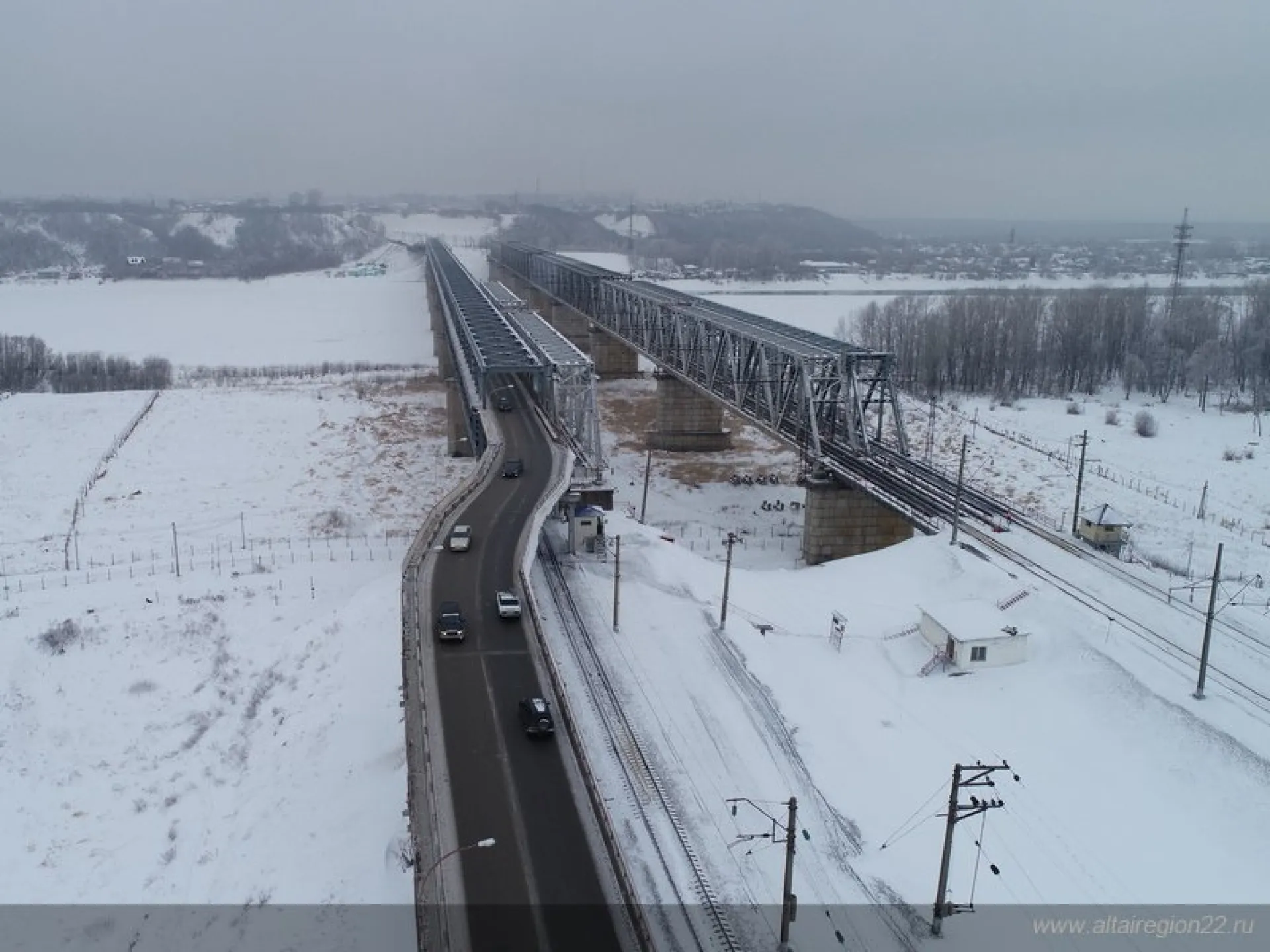 Стало известно, когда закроют движение транспорта на Старом мосту в Барнауле