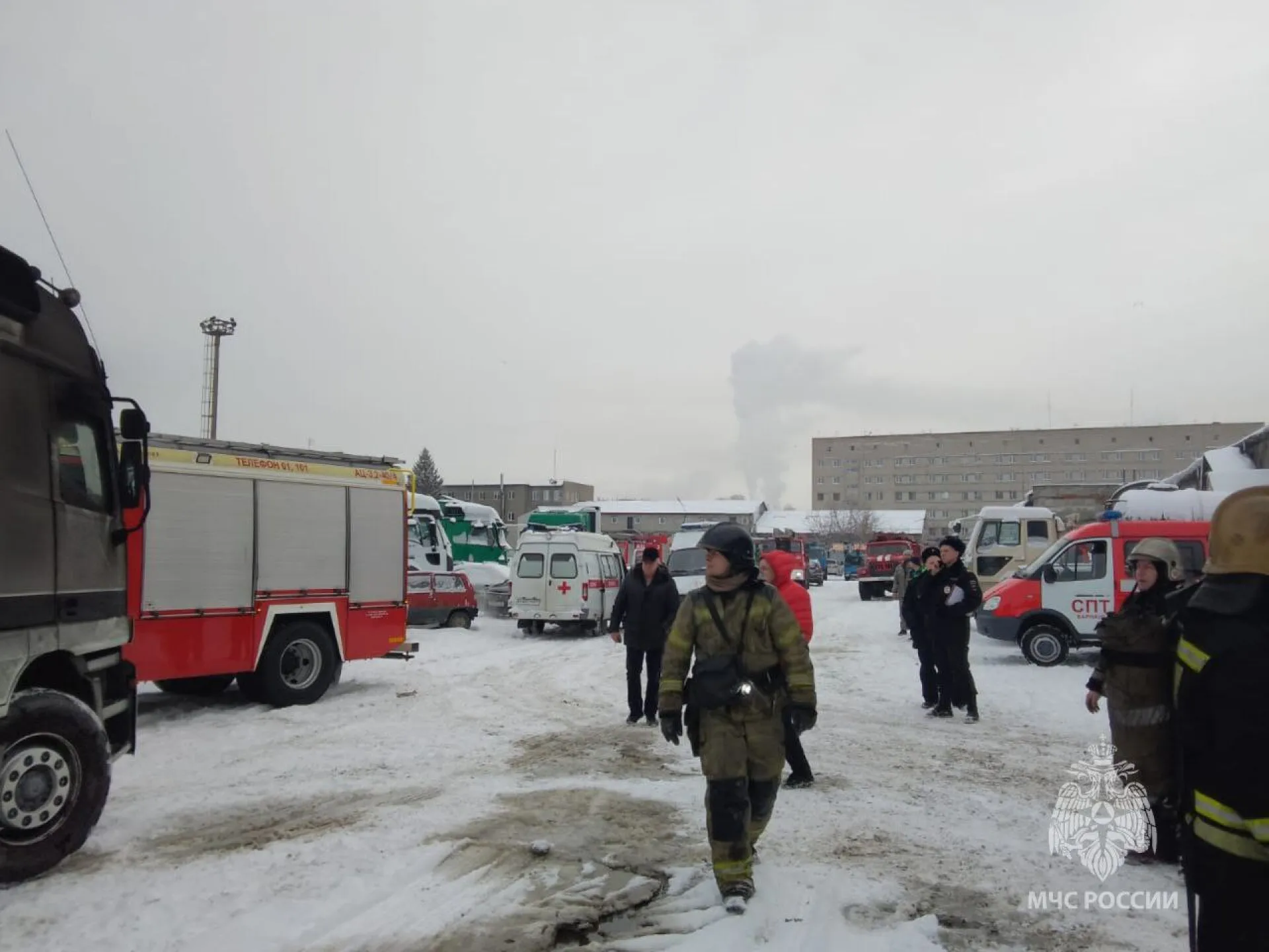 В Барнауле из-за пожара в гараже пострадал мужчина