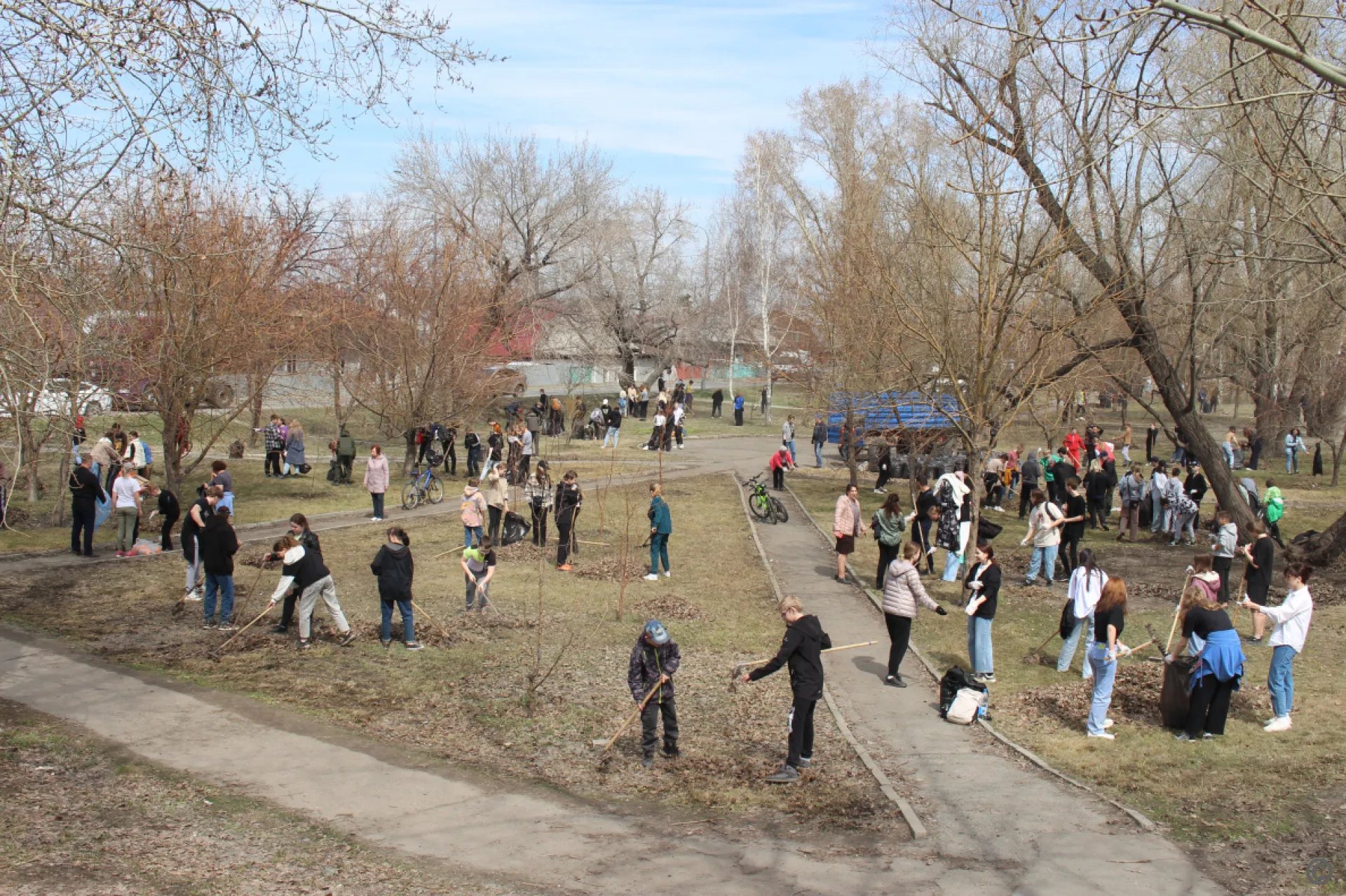 В Барнауле прошёл общегородской субботник