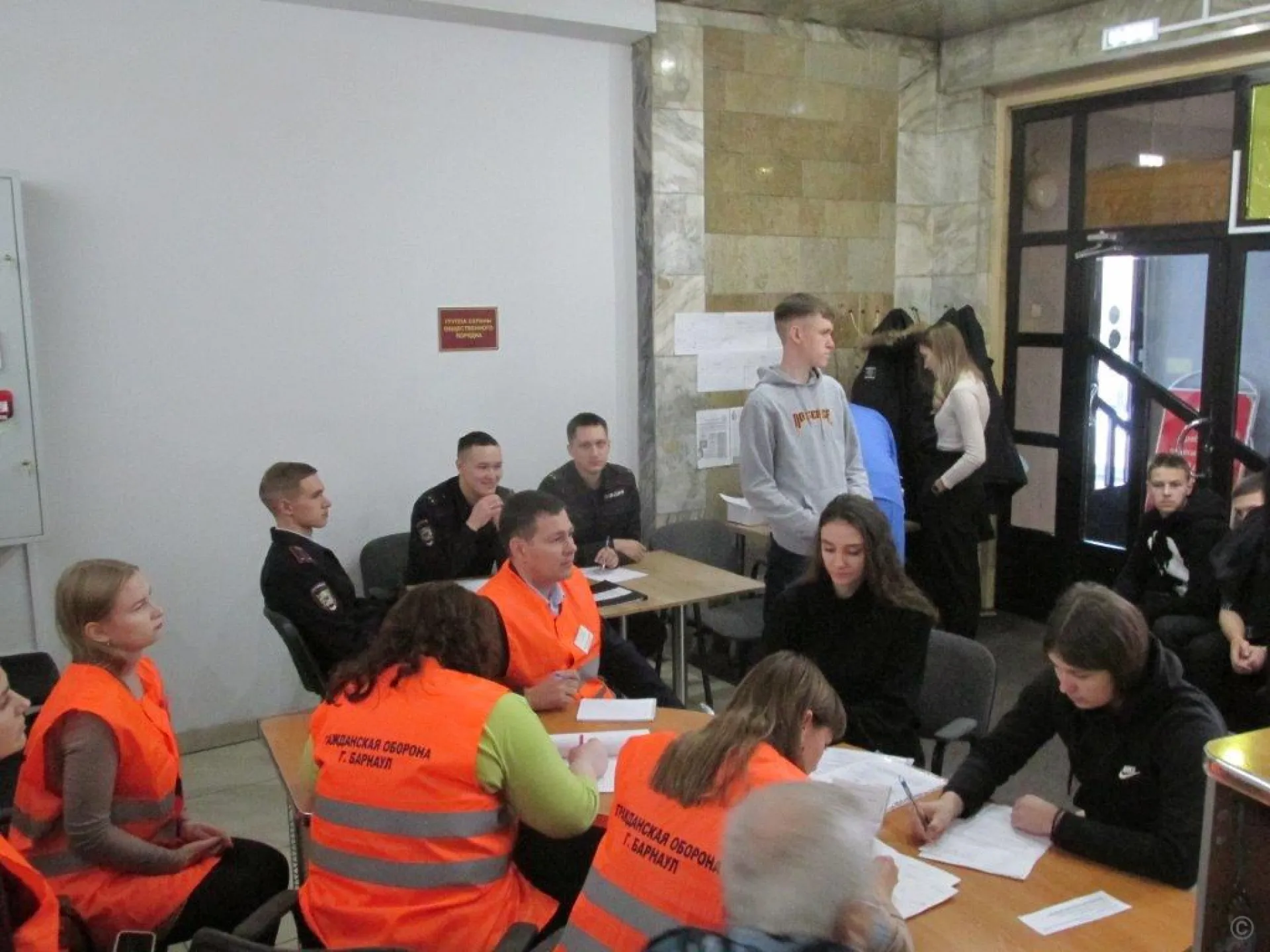 Пункт временного размещения граждан развернули в Барнауле во время учений по гражданской обороне