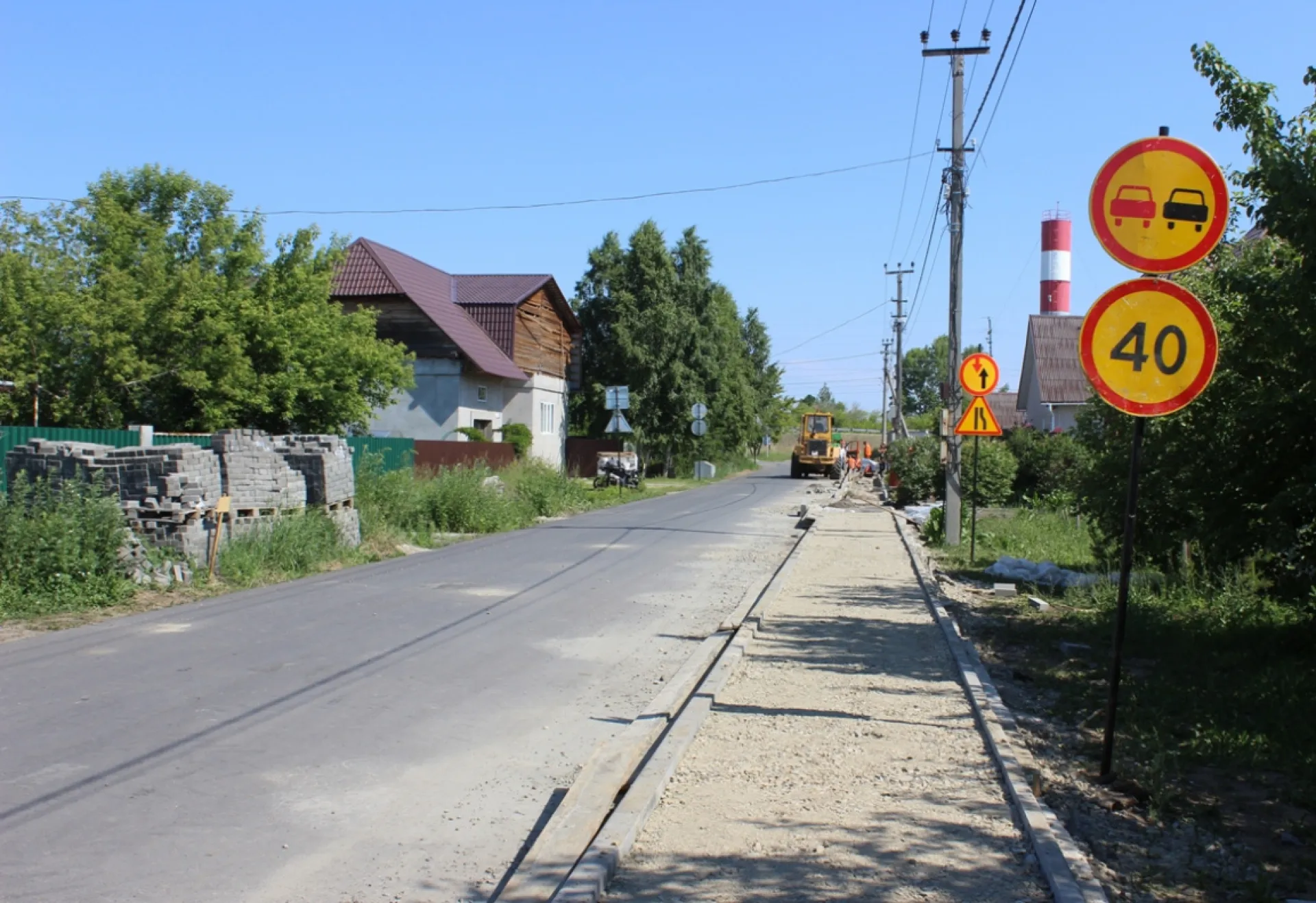 Тротуар начали строить в барнаульском посёлке Авиатор