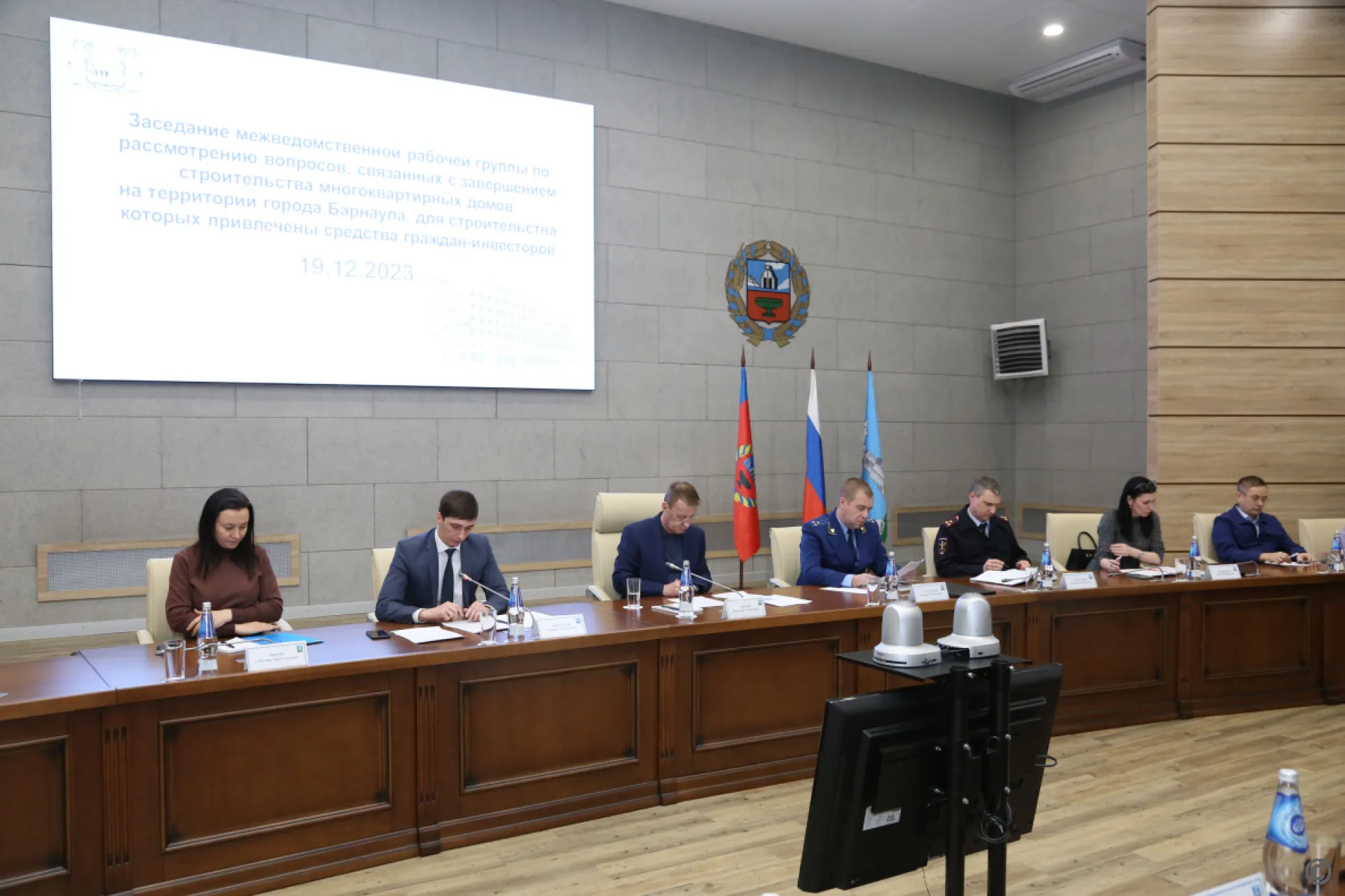 В администрации Барнаула обсудили завершение строительства домов на улицах Папанинцев и Партизанской