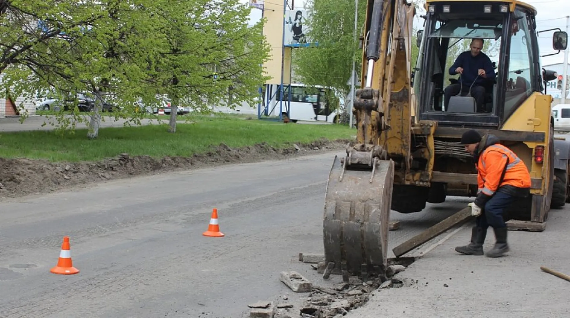 Капремонт дороги по улице Аносова продолжают в Барнауле