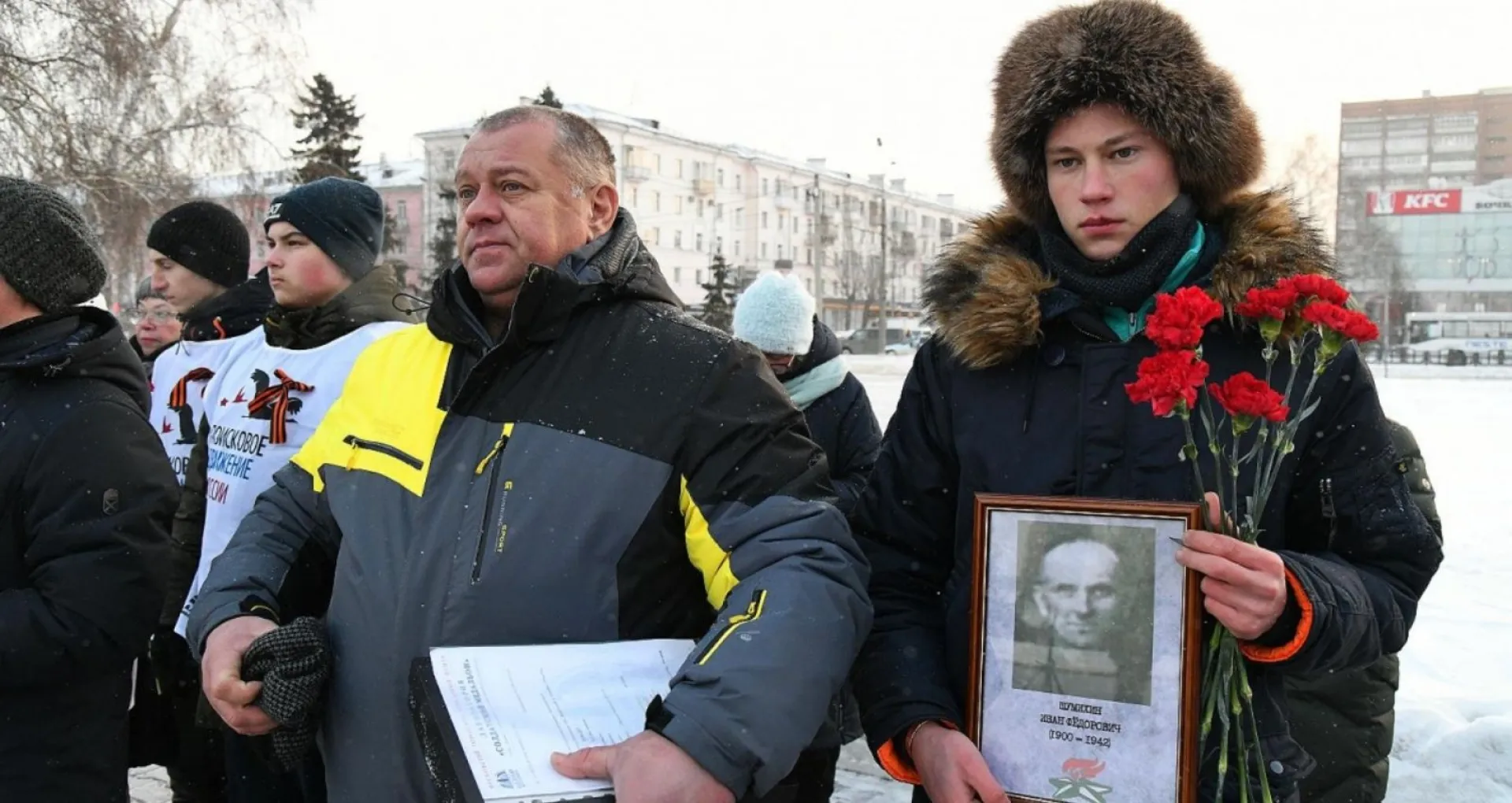 Церемония передачи останков погибшего в ВОВ прошла в Барнауле Церемония передачи останков погибшего в ВОВ прошла в Барнауле
