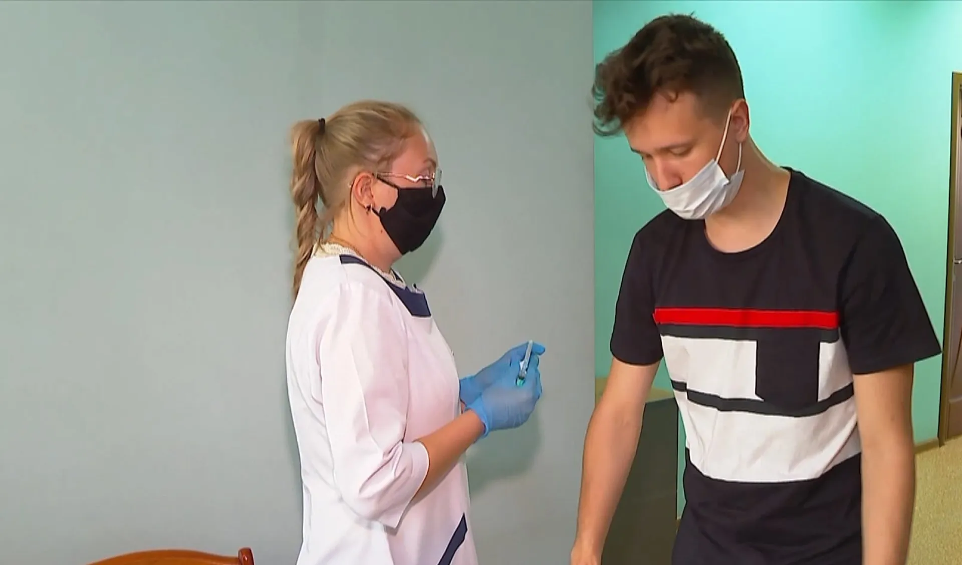Минздрав внёс вакцинацию от COVID-19, в том числе детей от 12 до 17 лет, в национальный календарь прививок