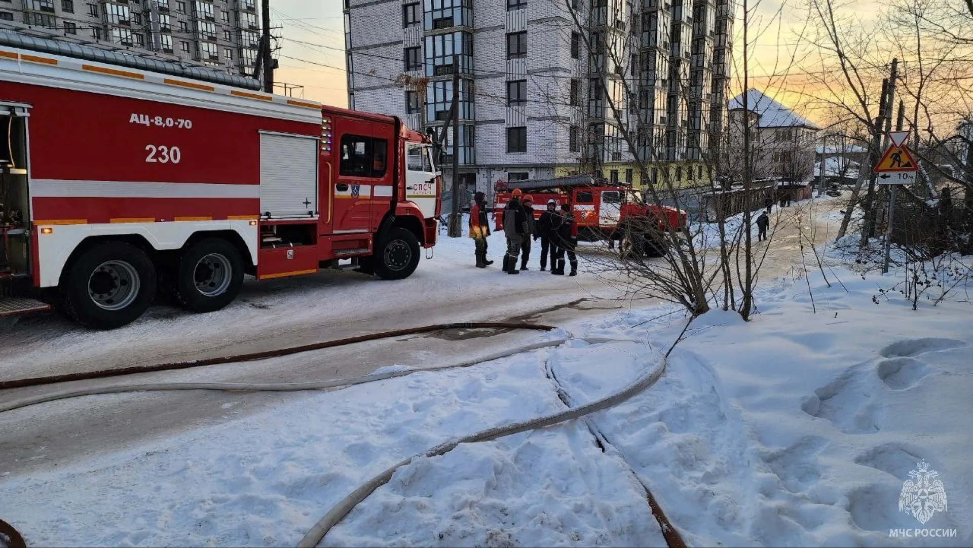 Пожар в частном доме потушили в Барнауле Пожар в частном доме потушили в Барнауле