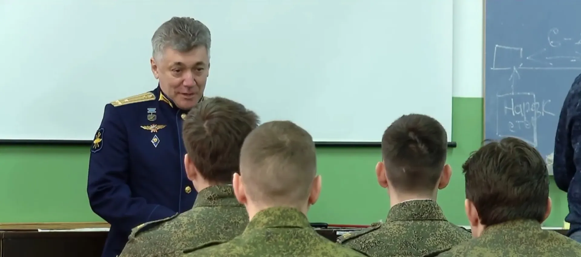 Герой России Сергей Демьяненко встретился со студентами Алтайского технического университета Герой России Сергей Демьяненко встретился со студентами Алтайского технического университета