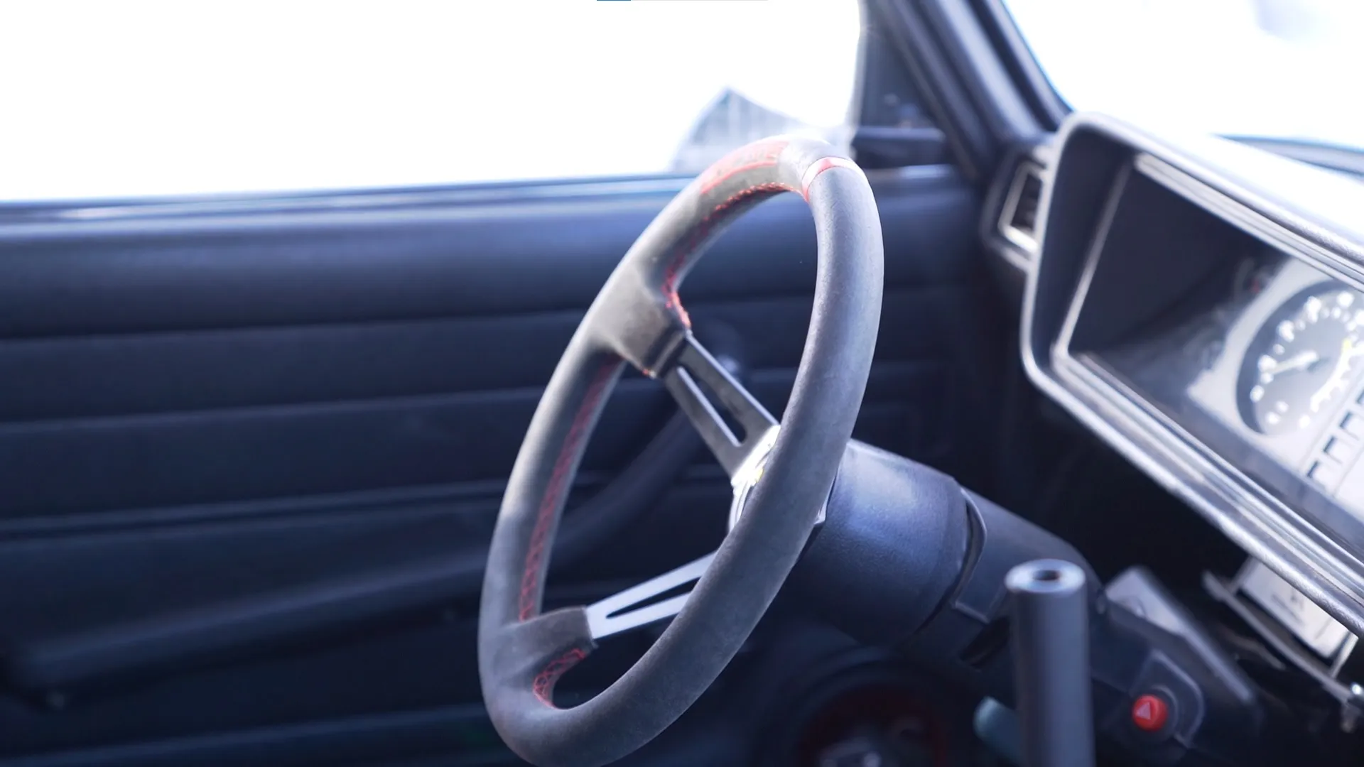 Автомобилист получил от управляющей компании в Алейске компенсацию за упавшую крышу Автомобилист получил от управляющей компании в Алейске компенсацию за упавшую крышу