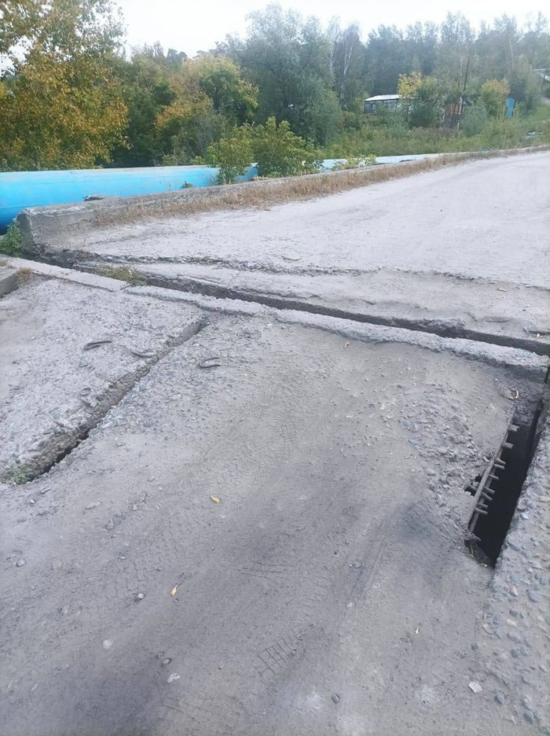 Жительница Барнаула обеспокоена состоянием разрушающегося моста Жительница Барнаула обеспокоена состоянием разрушающегося моста