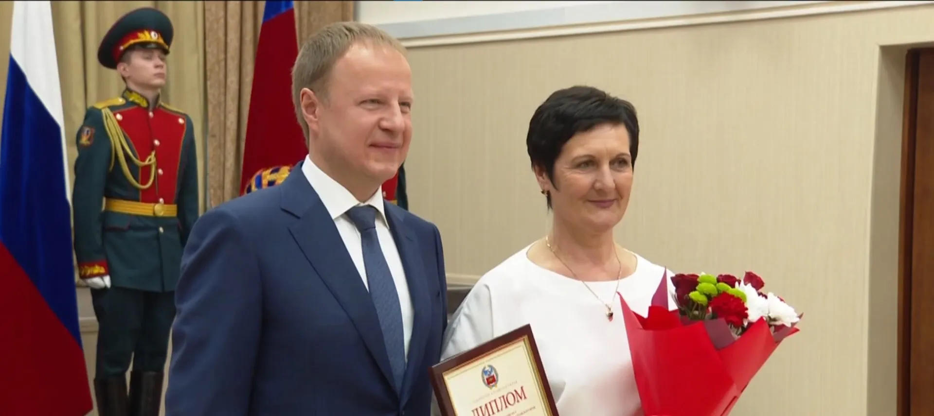 Лучших сельских педагогов наградили сегодня в правительстве Алтайского края