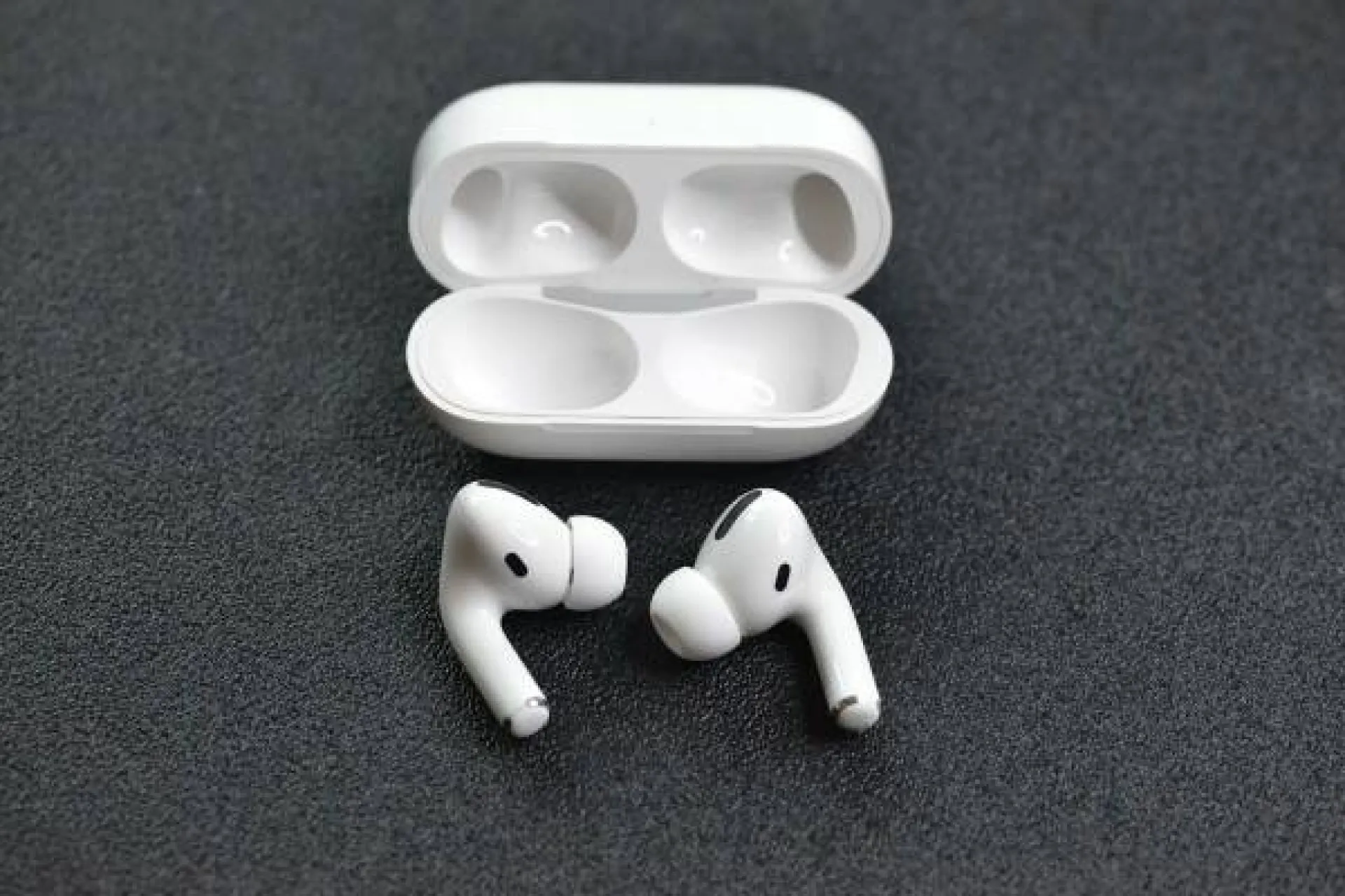 AirPods решили оснастить функцией улучшения слуха и осанки