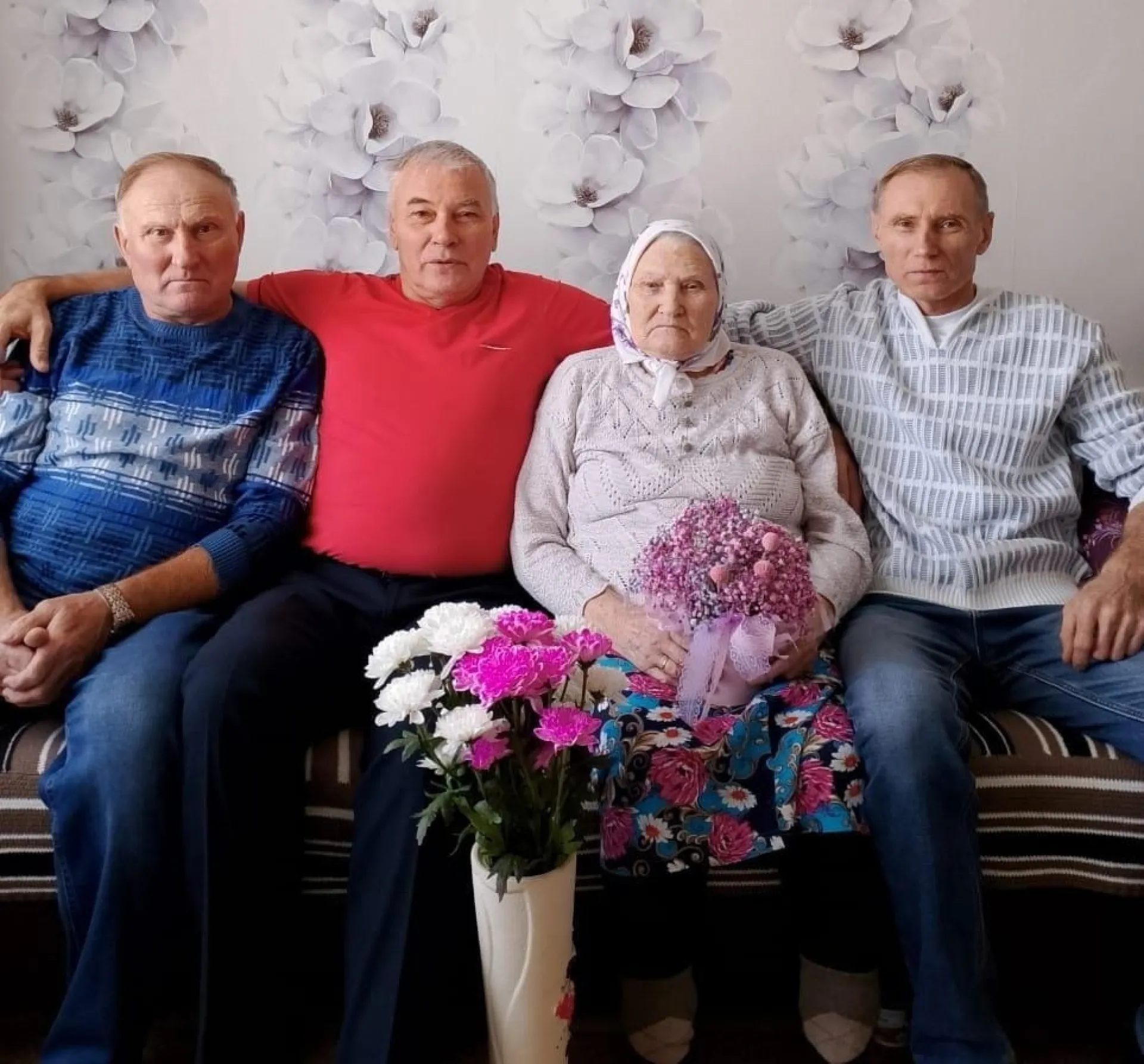 Орден «Мать-героиня» вручили жительнице Родинского района
