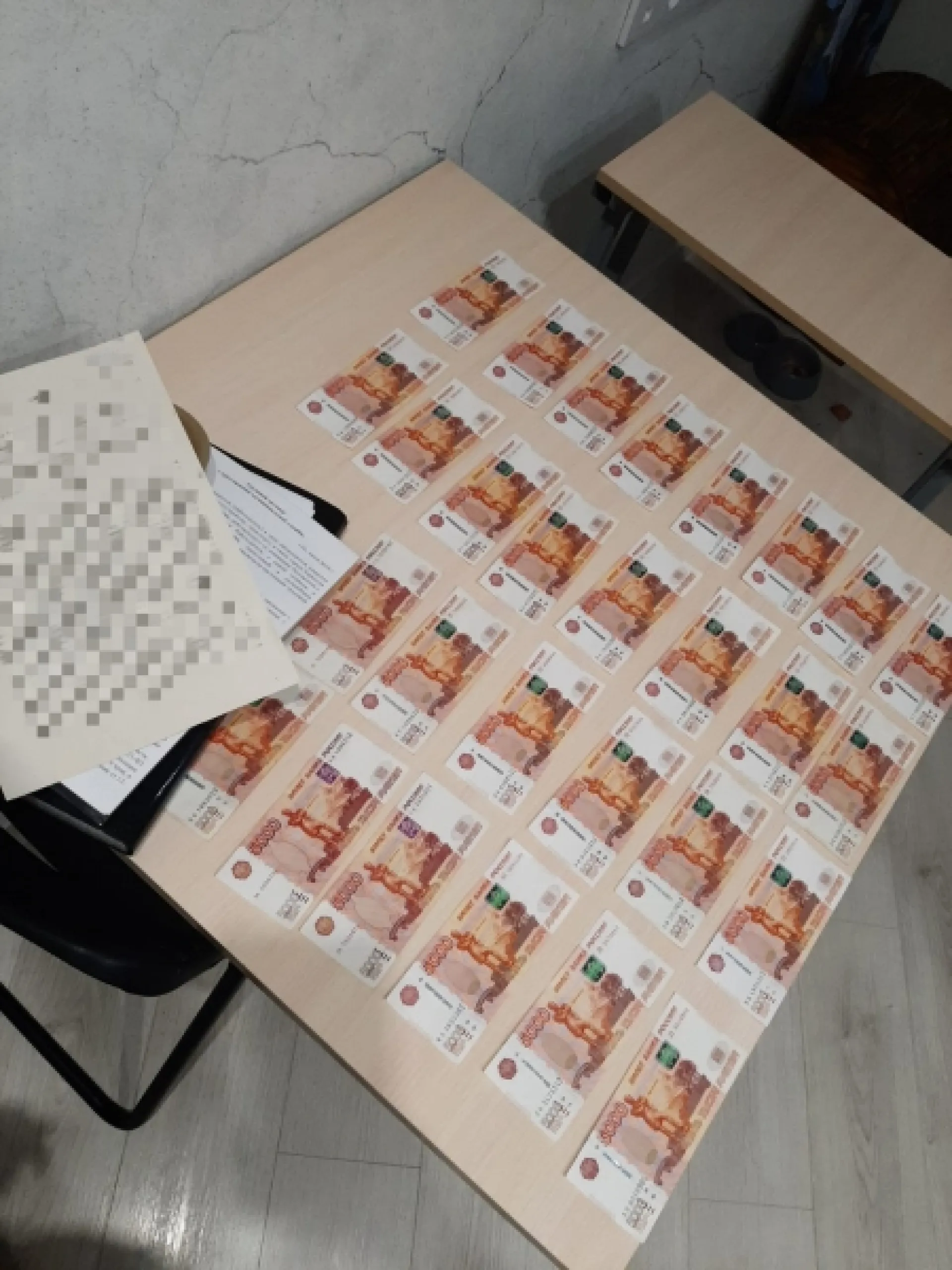 Работника транспортного комитета подозревают в получении взятки в Барнауле