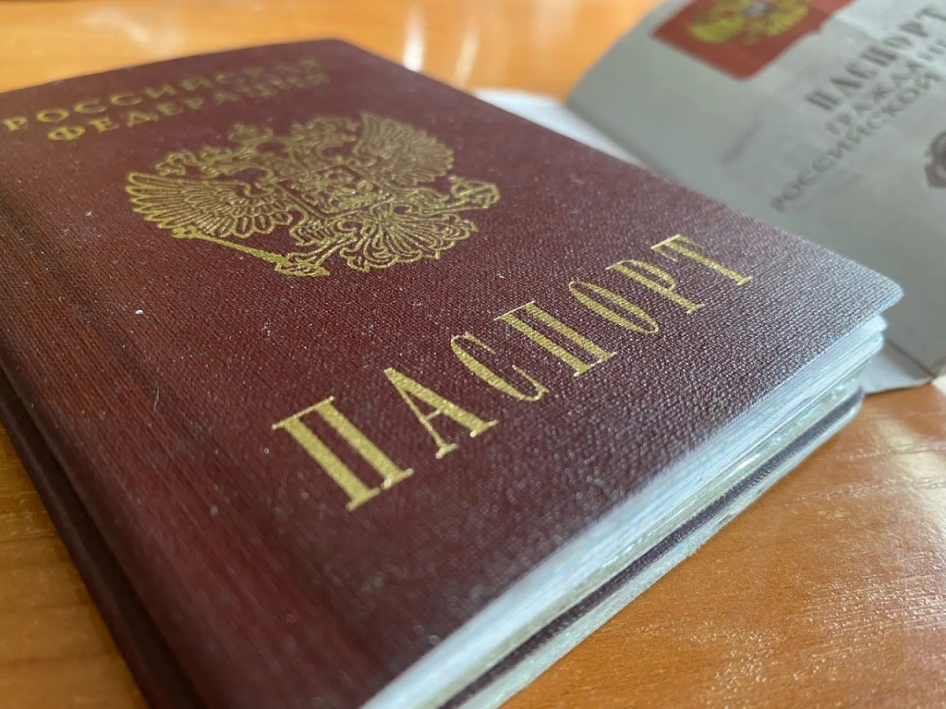 Паспорта гражданина Российской Федерации вручили 30 юным барнаульцам в торжественной обстановке