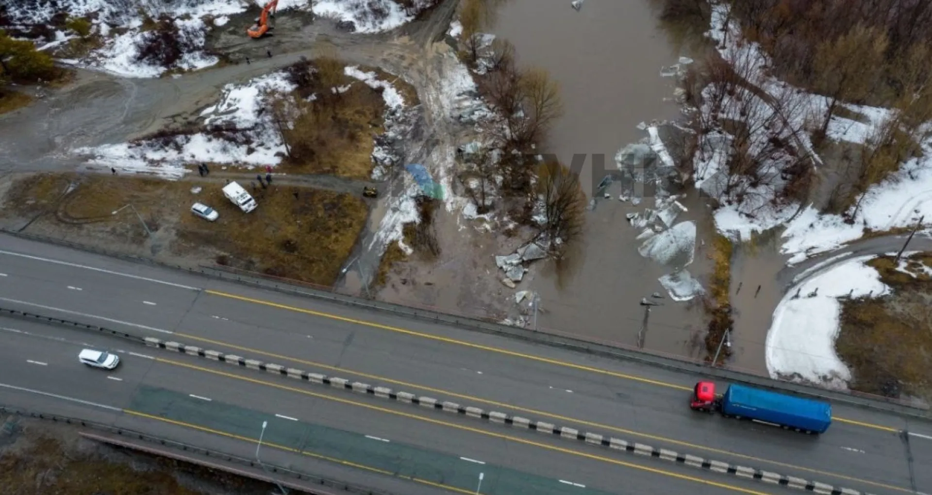 Жители Алтайского края могут оказать гуманитарную помощь пострадавшим от паводка