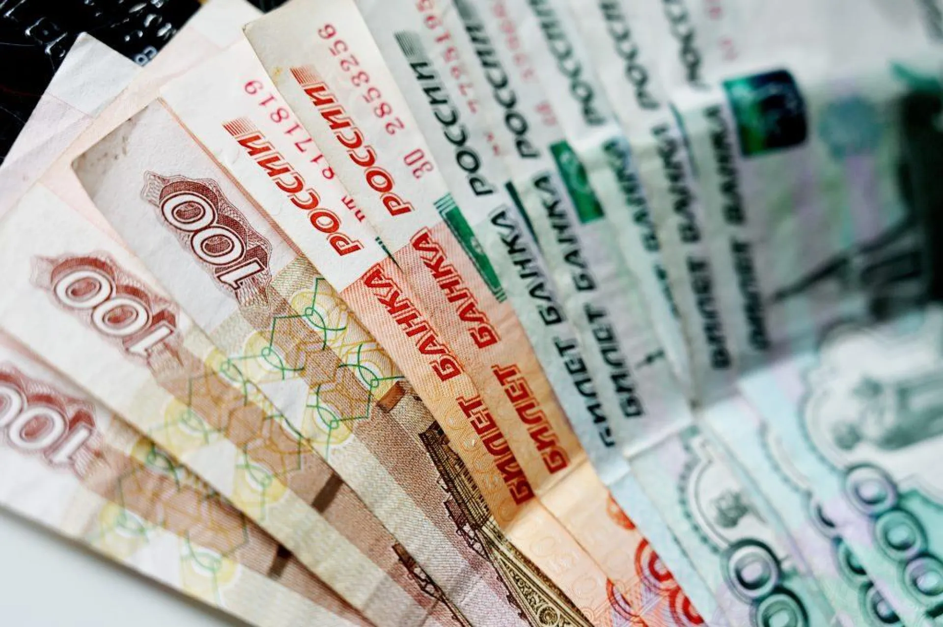 Житель Барнаула хотел сходить на свидание, но в итоге потерял 25 тысяч рублей