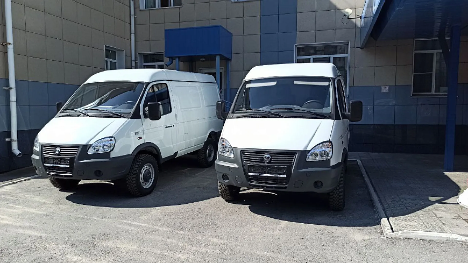 Паллиативные отделения Алтайского края получили новые автомобили