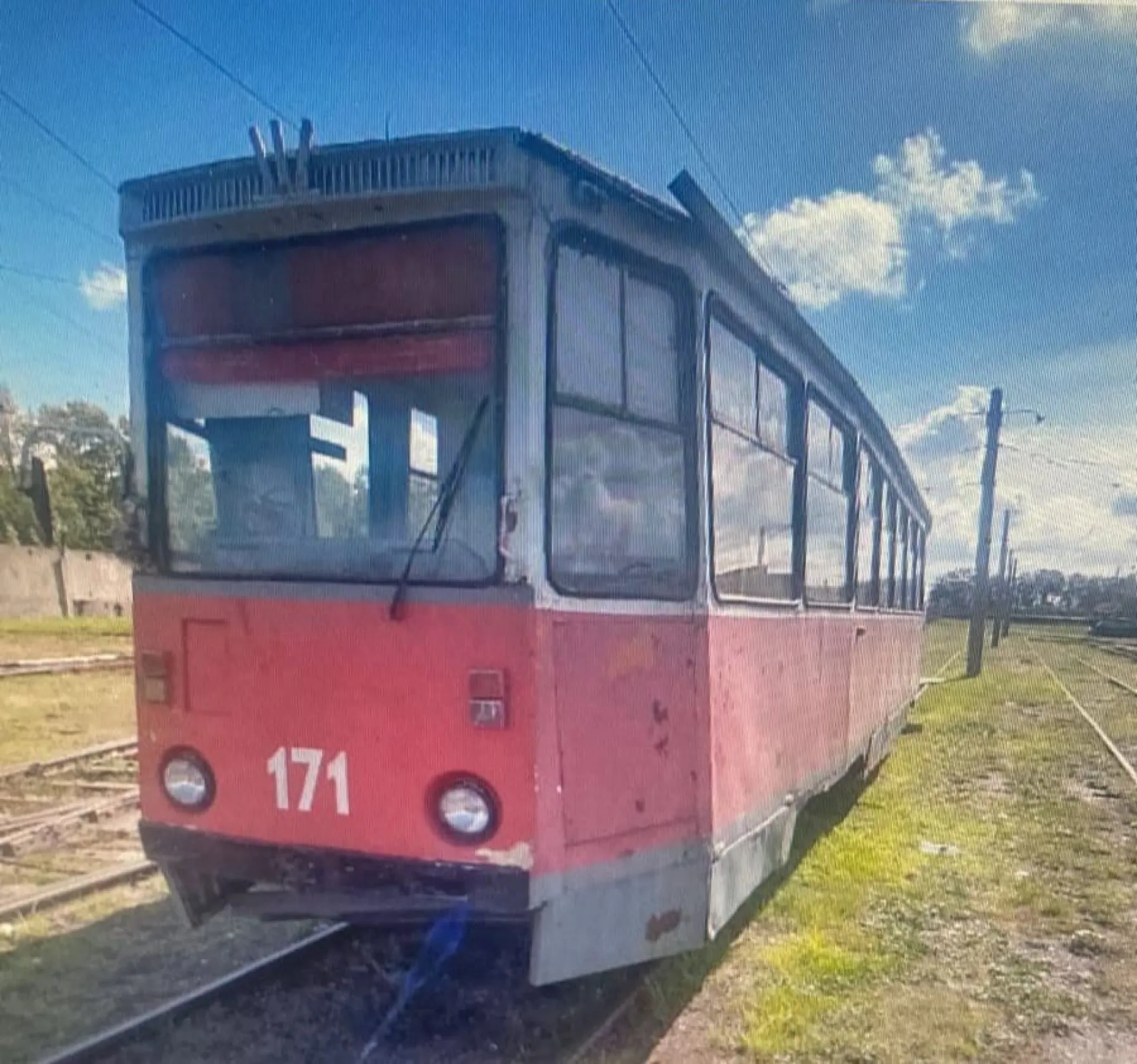 Автобус и трамвай столкнулись в Бийске Автобус и трамвай столкнулись в Бийске