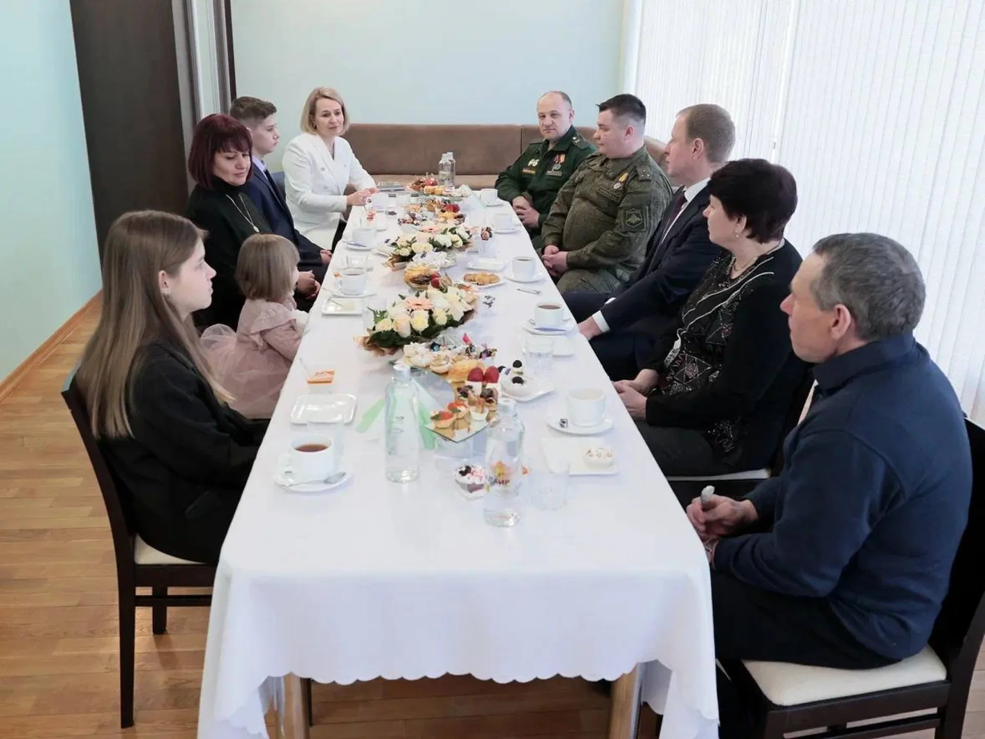 Губернатор Виктор Томенко встретился с семьями Героев России и участниками СВО Губернатор Виктор Томенко встретился с семьями Героев России и участниками СВО