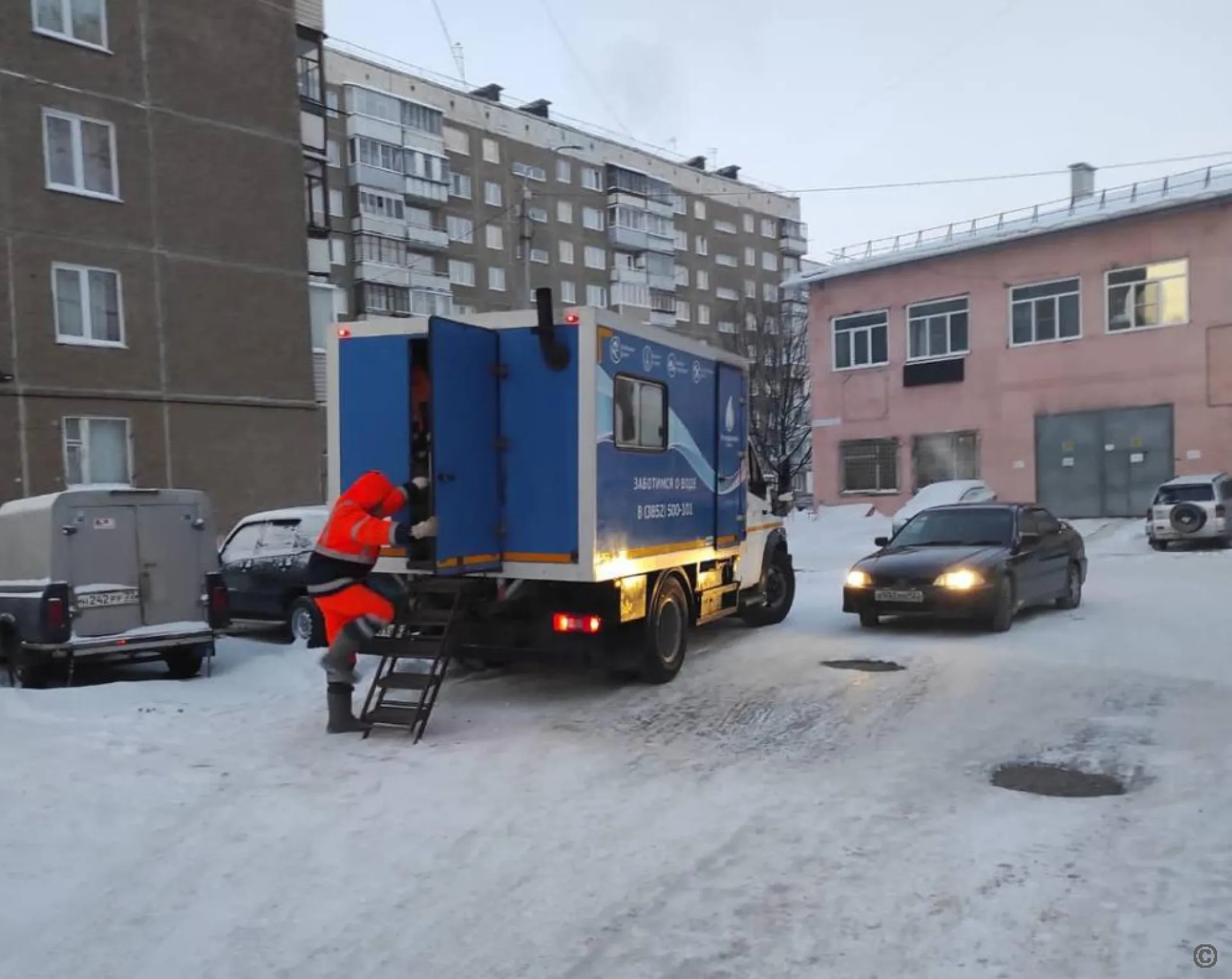 15 домов остались без холодной воды из-за нештатной ситуации в Барнауле 15 домов остались без холодной воды из-за нештатной ситуации в Барнауле