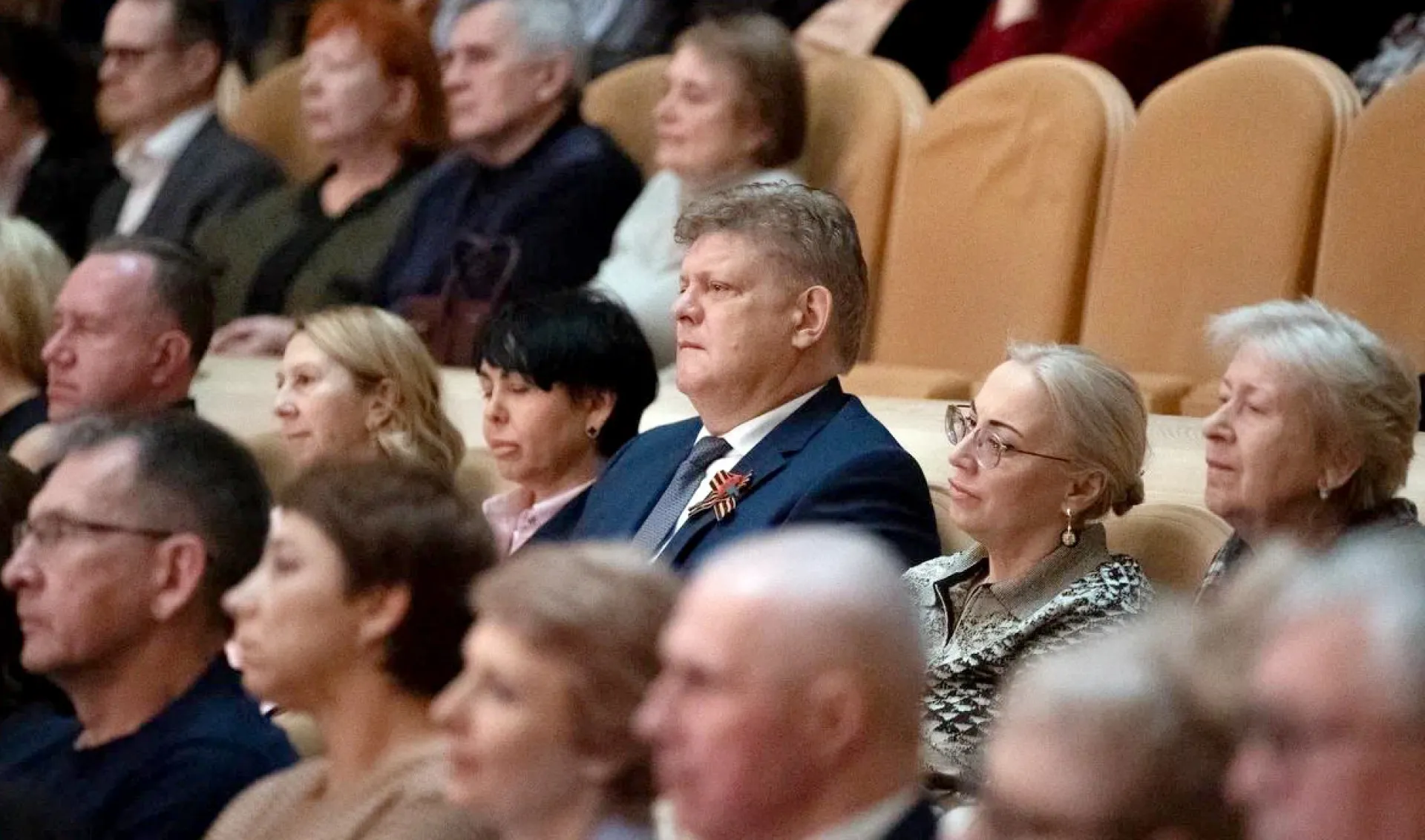 Полпред президента России в СФО посетил концерт Кубанского казачьего хора, приуроченный к 80-летию Победы в Великой Отечественной войне Полпред президента России в СФО посетил концерт Кубанского казачьего хора, приуроченный к 80-летию Победы в Великой Отечественной войне