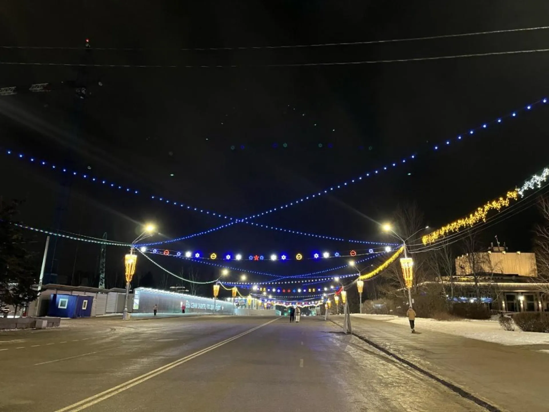 Стала известна дата открытия новогоднего городка на площади Сахарова в Барнауле