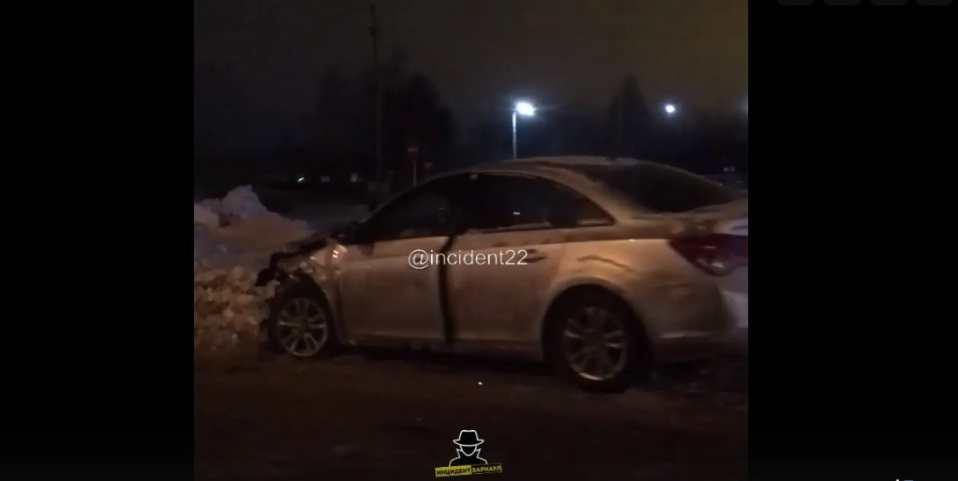 Соцсети: ДТП с участием четырёх автомобилей произошло в Барнауле Соцсети: ДТП с участием четырёх автомобилей произошло в Барнауле