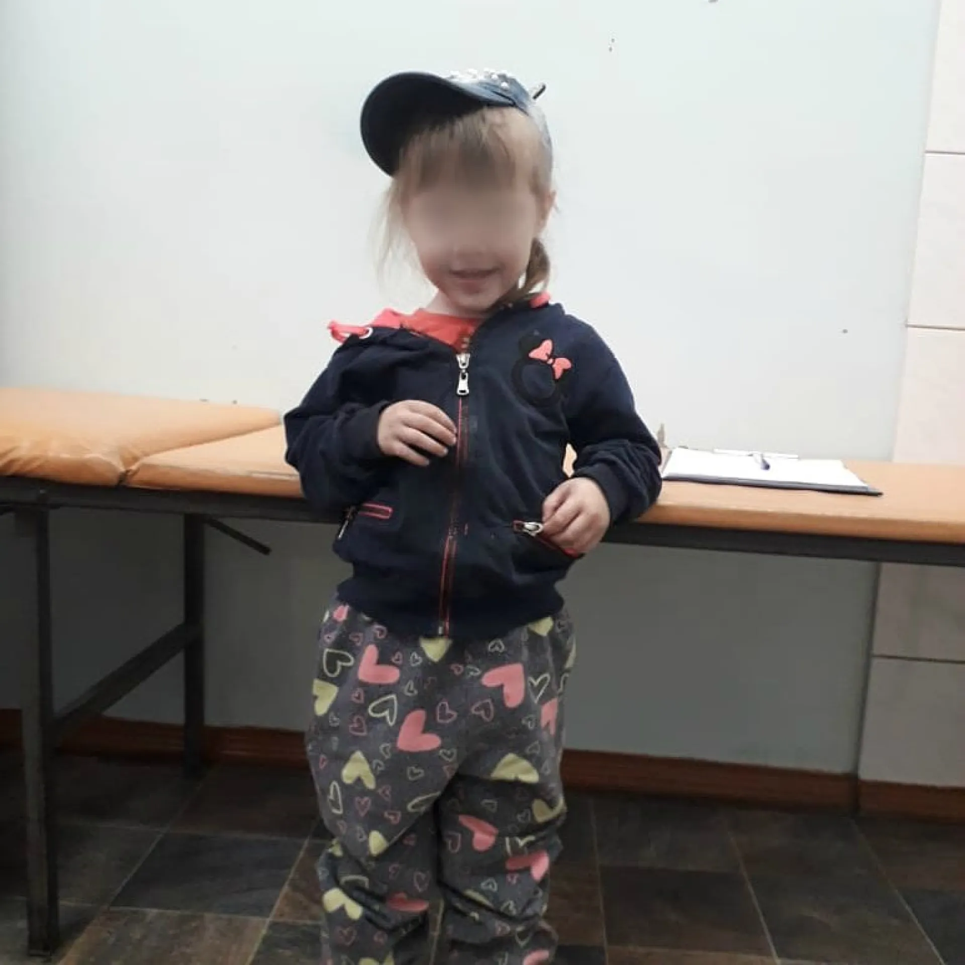 Родители найденной на улице в Алтайском крае девочки пришли за ней спустя сутки Родители найденной на улице в Алтайском крае девочки пришли за ней спустя сутки