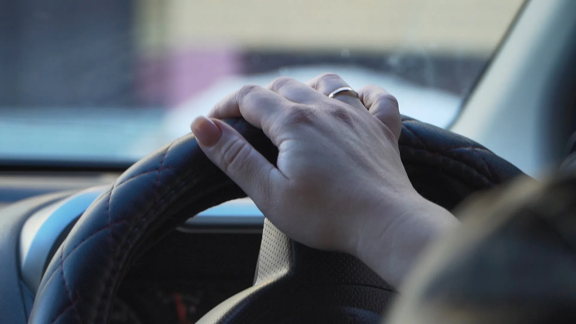 Необычную мошенническую схему провернула сотрудница страховой компании в Алтайском крае 