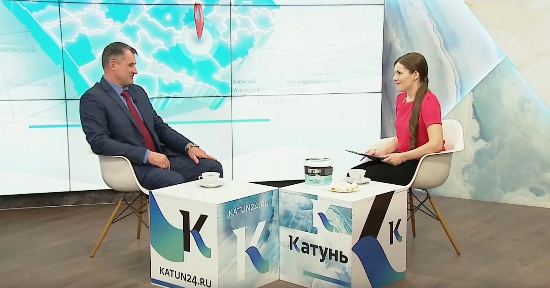 «Интервью дня»: глава Усть-Калманского района Виктор Наумов
