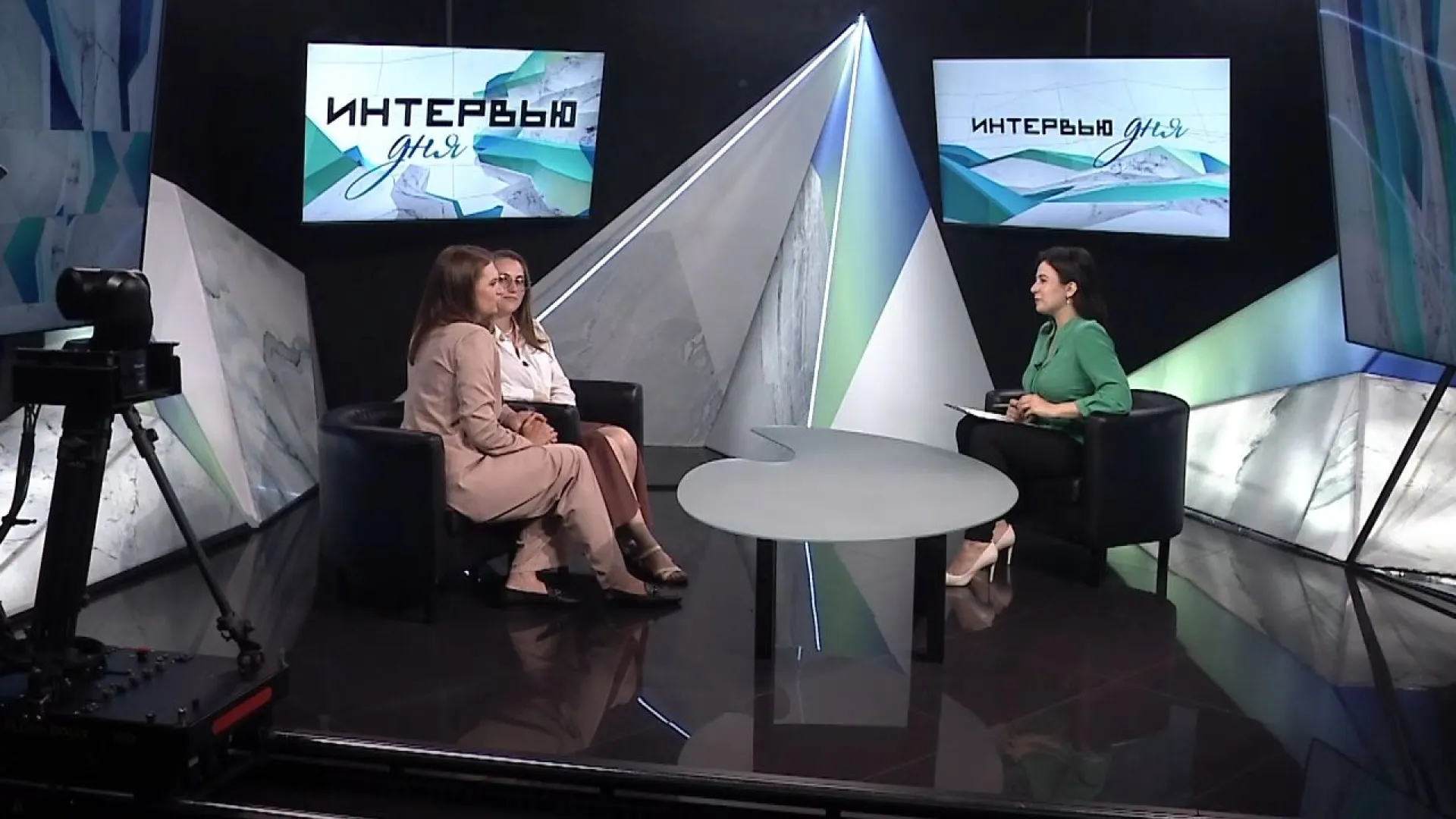 Елена Седых и Анна Скобова: о костюмированном заезде на сапбордах в Барнауле