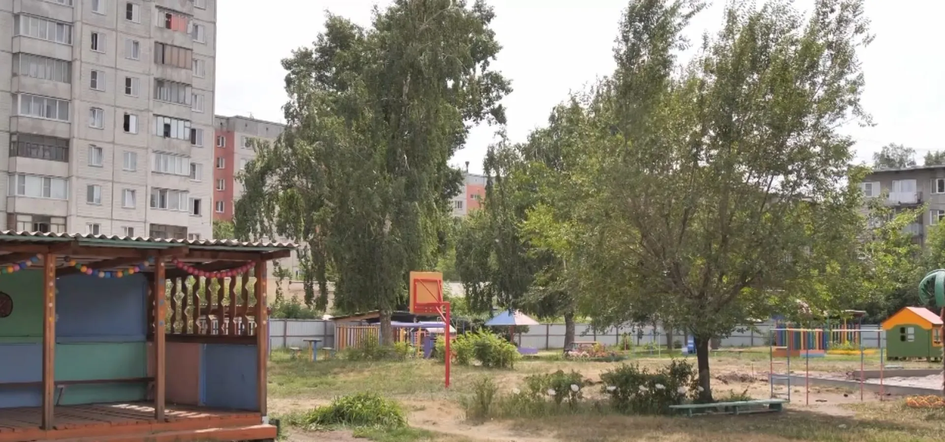 В Барнауле по инициативе жителей благоустраивают территорию детского сада № 177