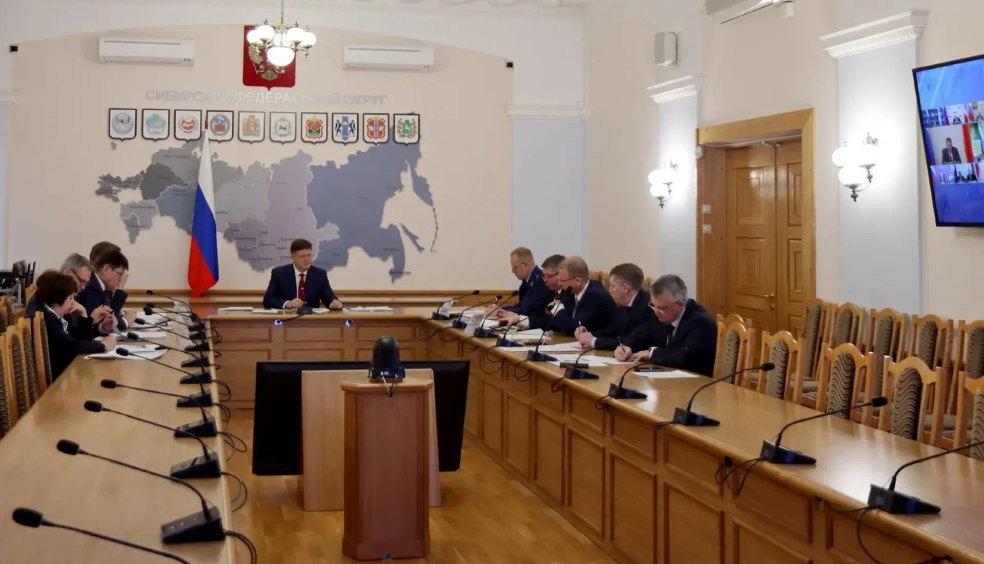 Полпред президента РФ поручил обеспечить надёжность работы коммунальных систем Сибири