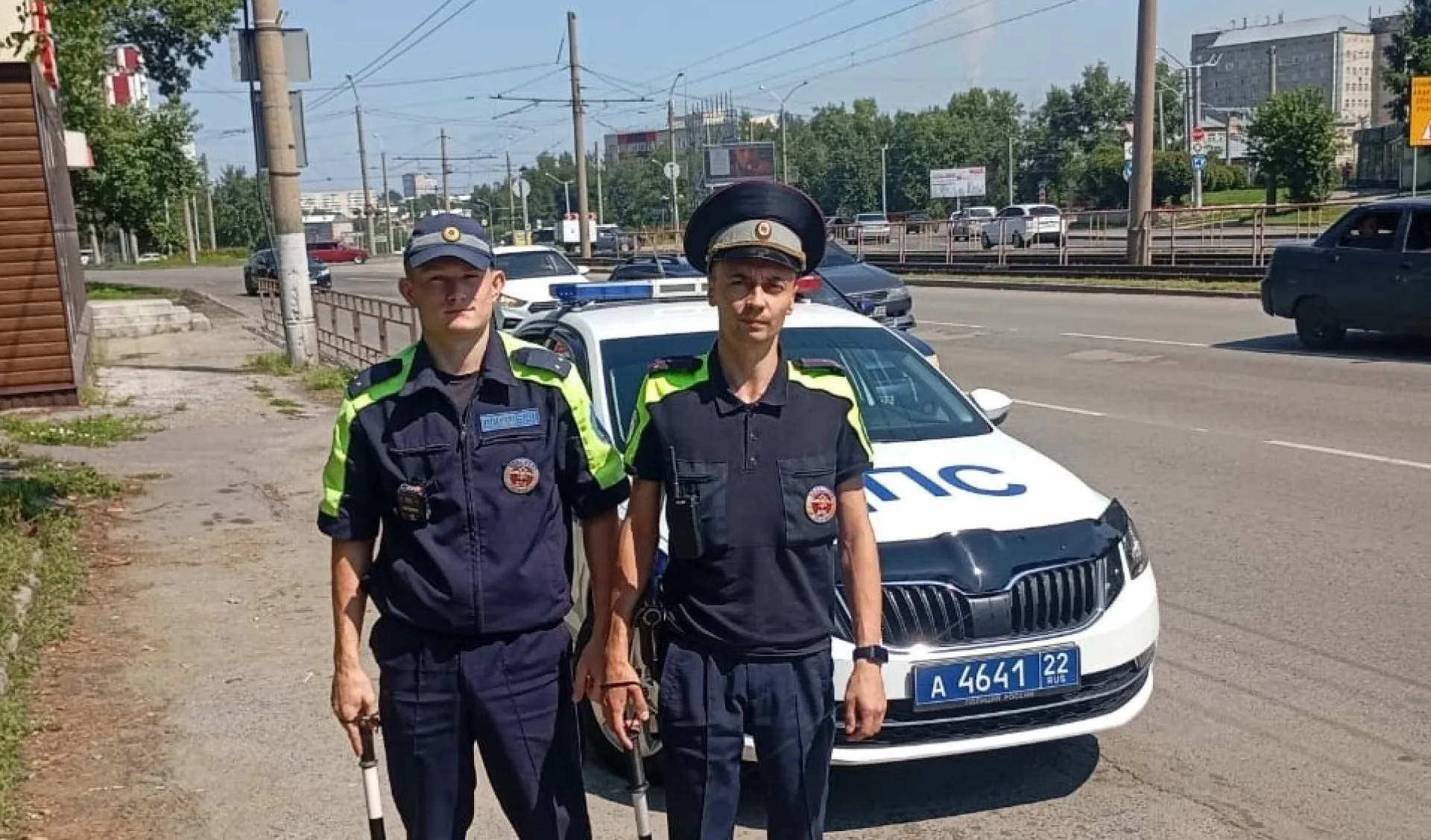 Полицейские помогли доставить роженицу до перинатального центра в Барнауле Полицейские помогли доставить роженицу до перинатального центра в Барнауле