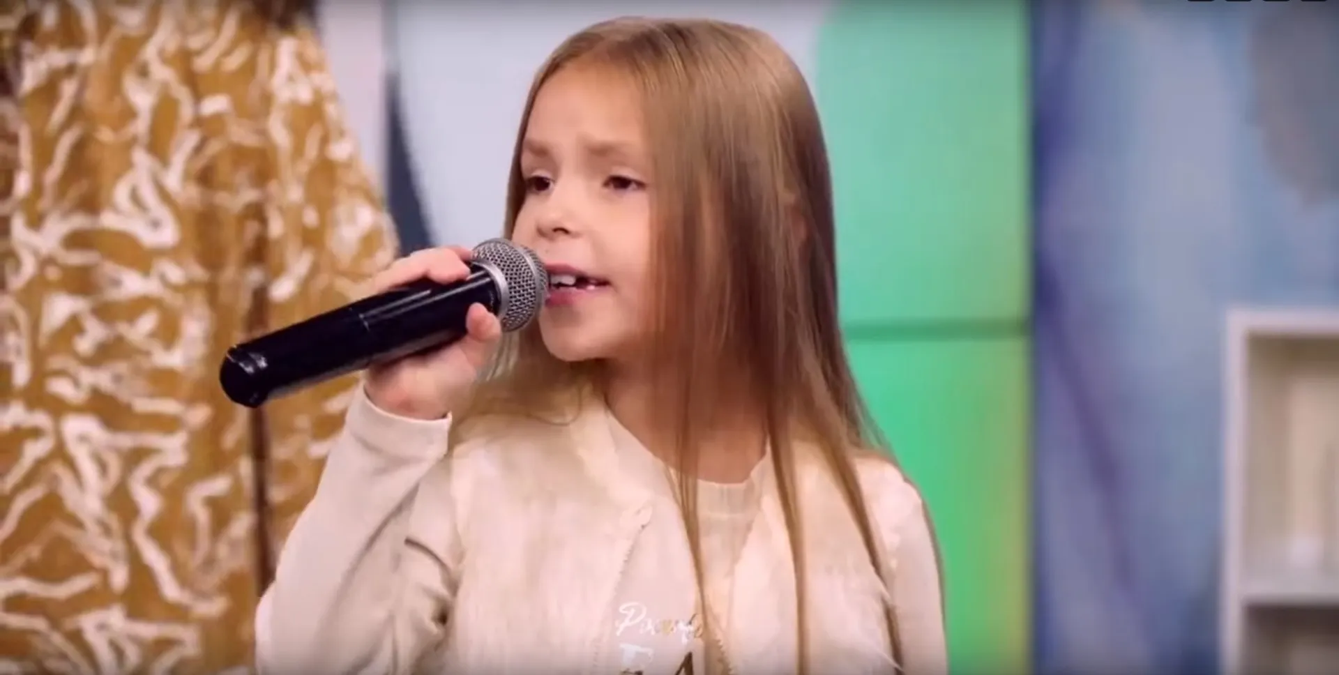 Барнаульская школьница победила на Всероссийском фестивале патриотической песни Барнаульская школьница победила на Всероссийском фестивале патриотической песни