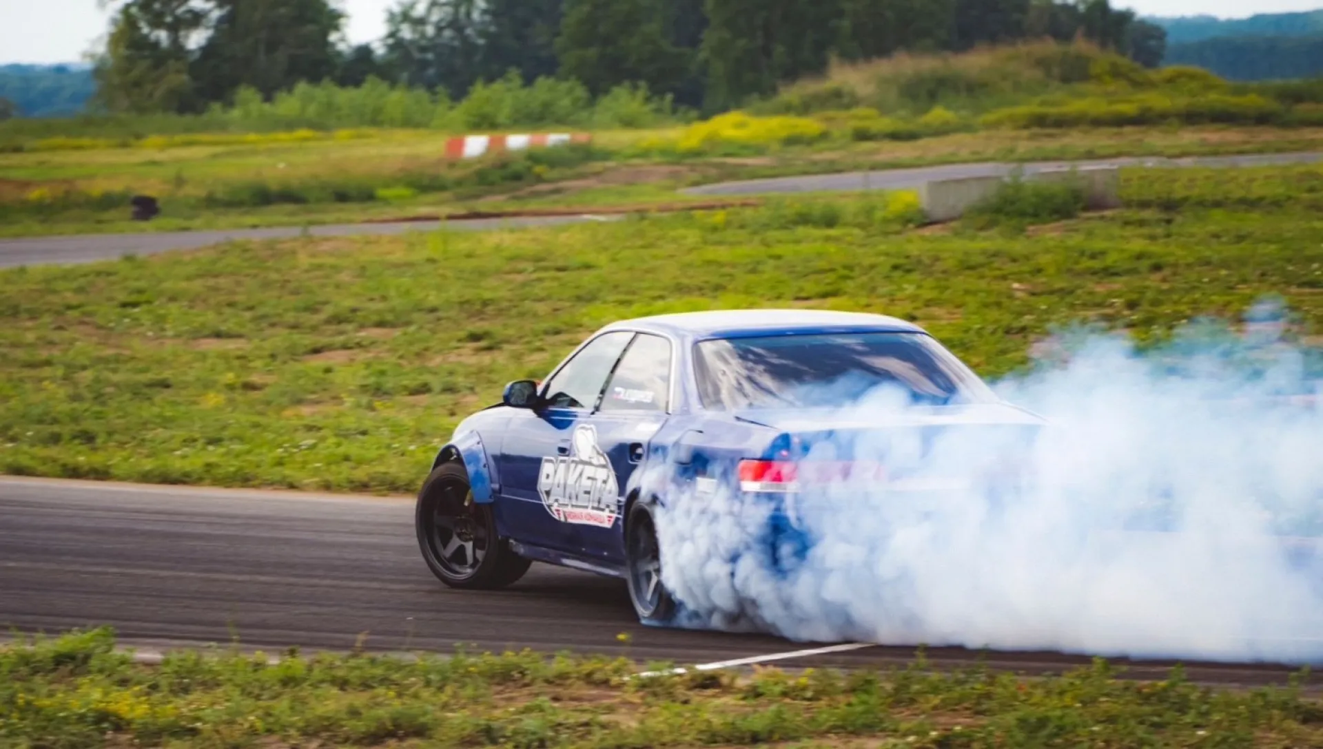 Лучшие дрифтеры со всей Сибири встретились в Алтайском крае