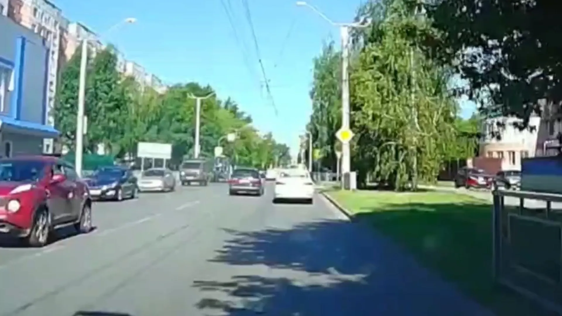 Пешеход попал под колеса иномарки в Барнауле