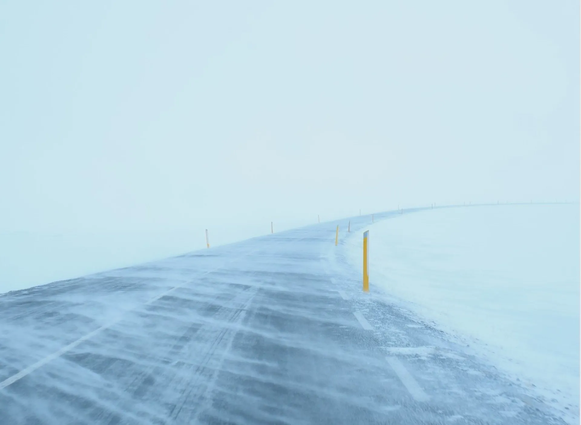 Движение на алтайских трассах ограничили из-за непогоды