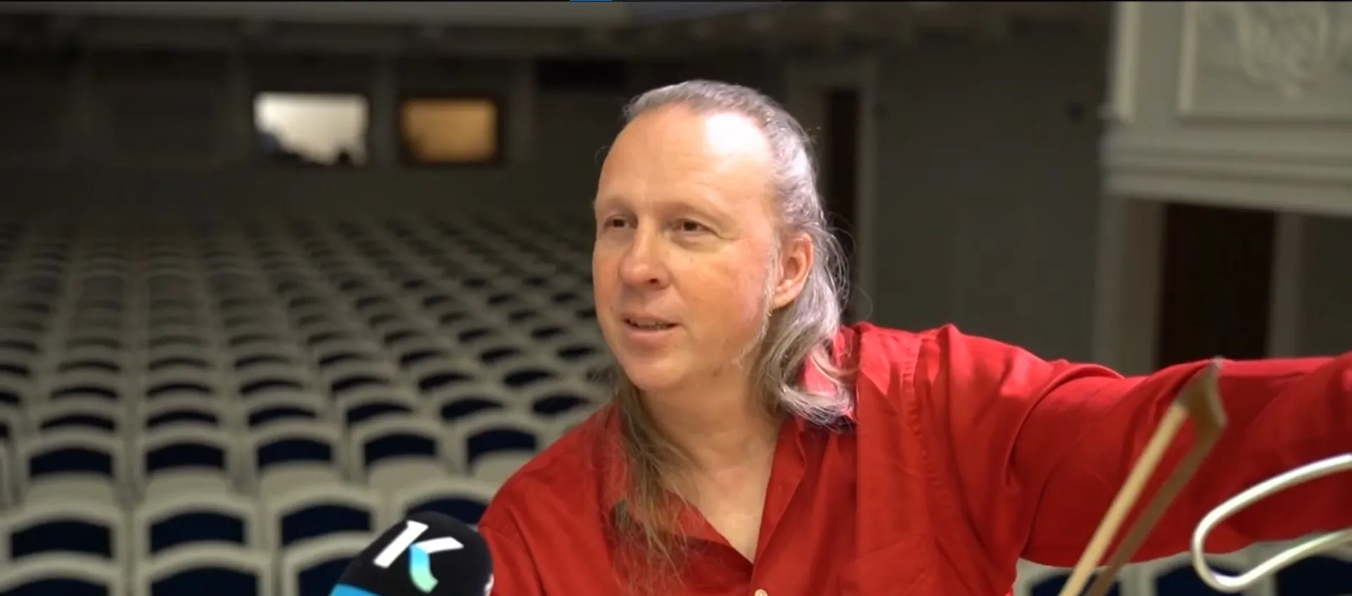 Всемирно известный виолончелист Денис Шаповалов выступит с трибьютом «Пинк Флойд» в Барнауле Всемирно известный виолончелист Денис Шаповалов выступит с трибьютом «Пинк Флойд» в Барнауле