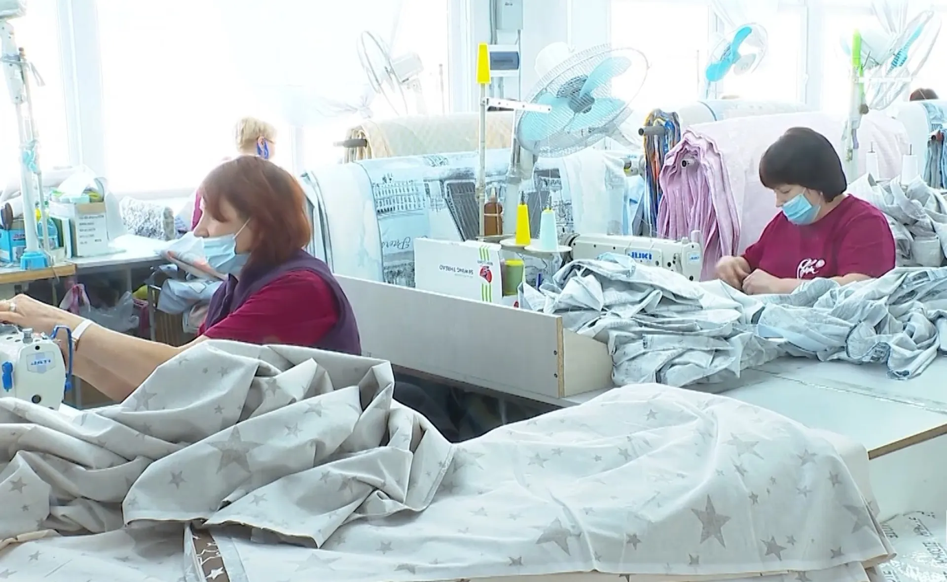 На новоалтайском предприятии планируют самостоятельно производить наполнитель для подушек На новоалтайском предприятии планируют самостоятельно производить наполнитель для подушек