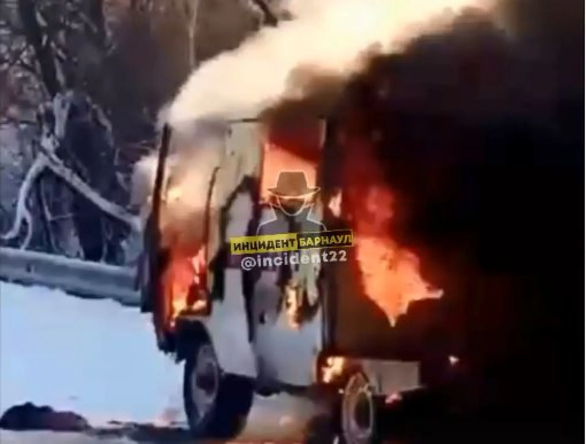 Автомобиль скорой помощи сгорел в Алтайском крае