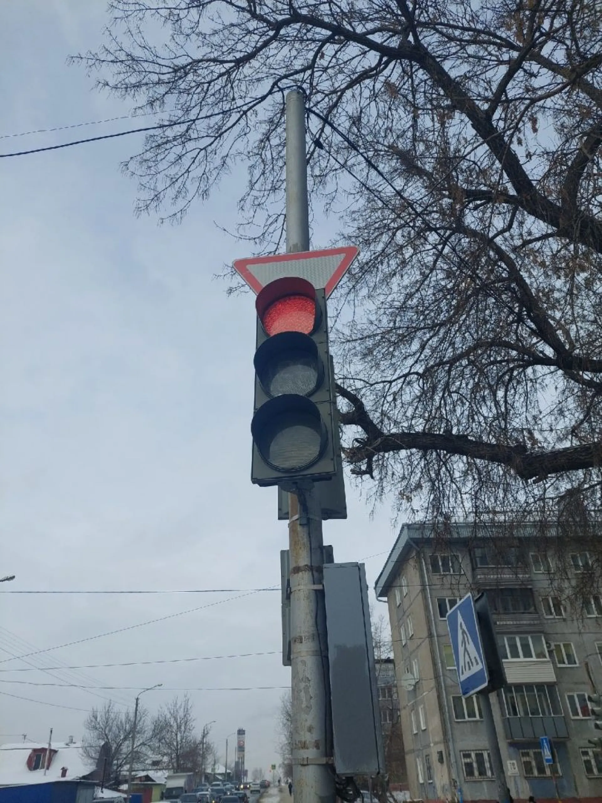 Несколько светофоров временно отключили в Барнауле