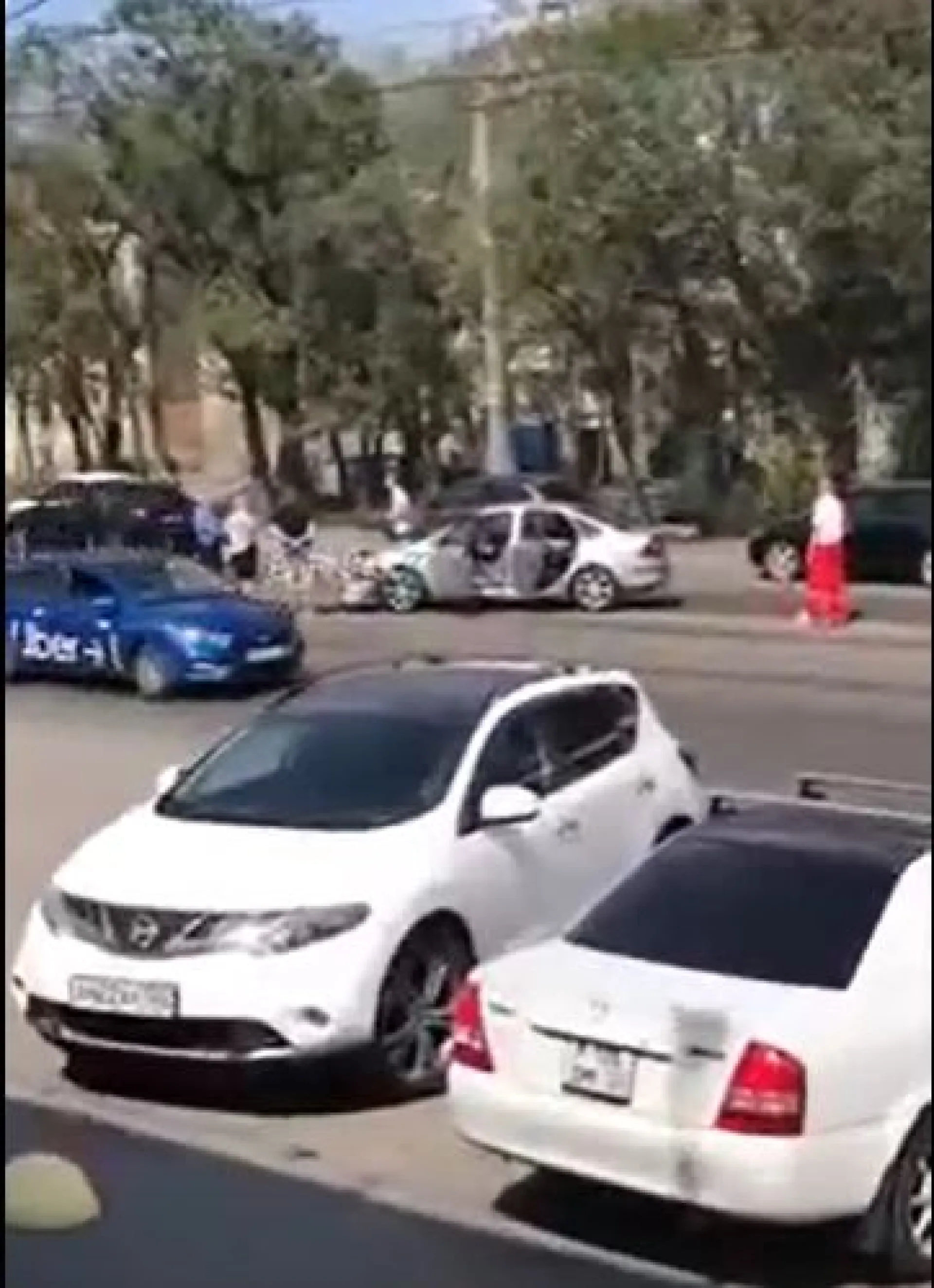 ДТП произошло на трамвайных путях в Барнауле ДТП произошло на трамвайных путях в Барнауле