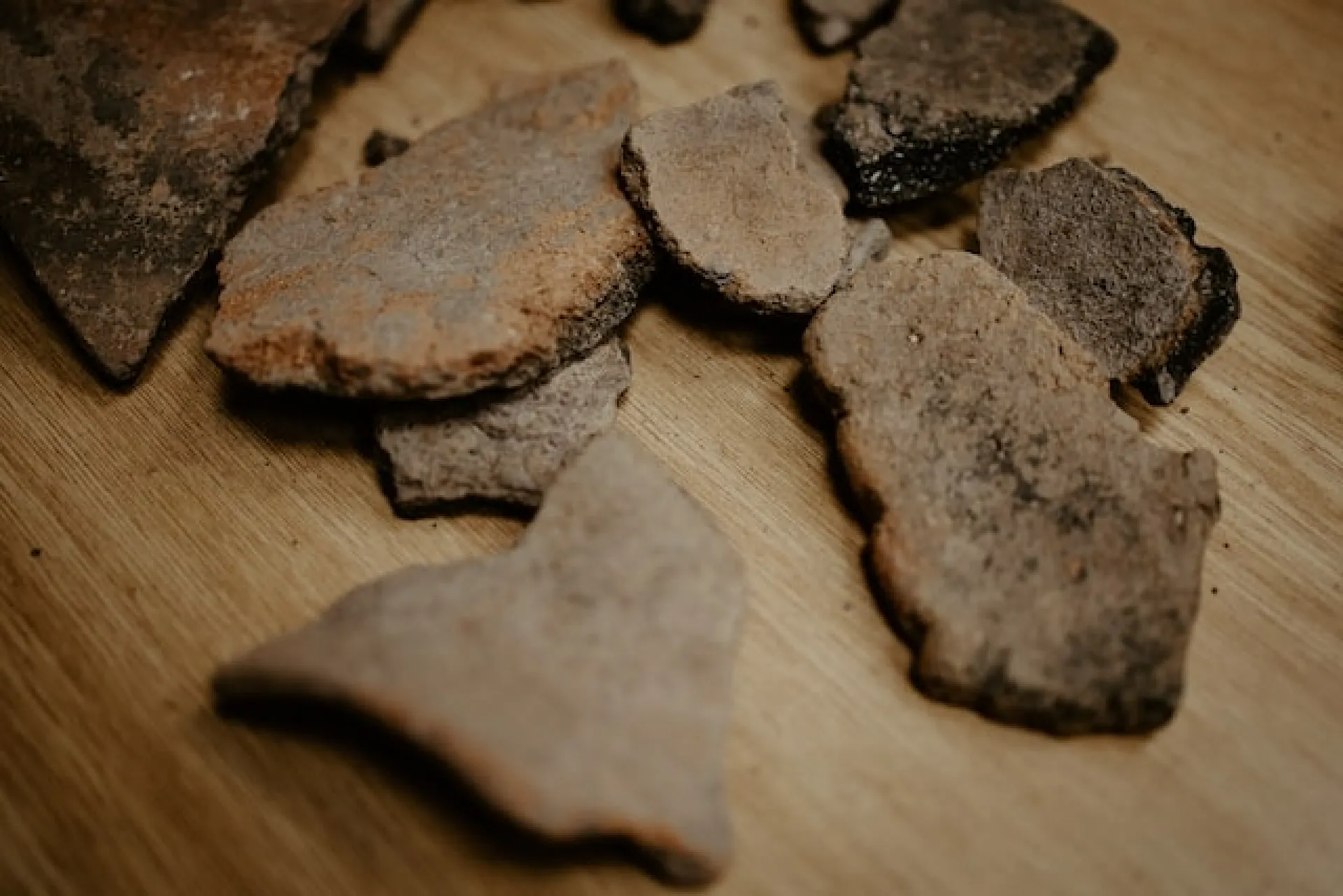 Археологи нашли 1800-летнюю медаль с головой Медузы Горгоны
