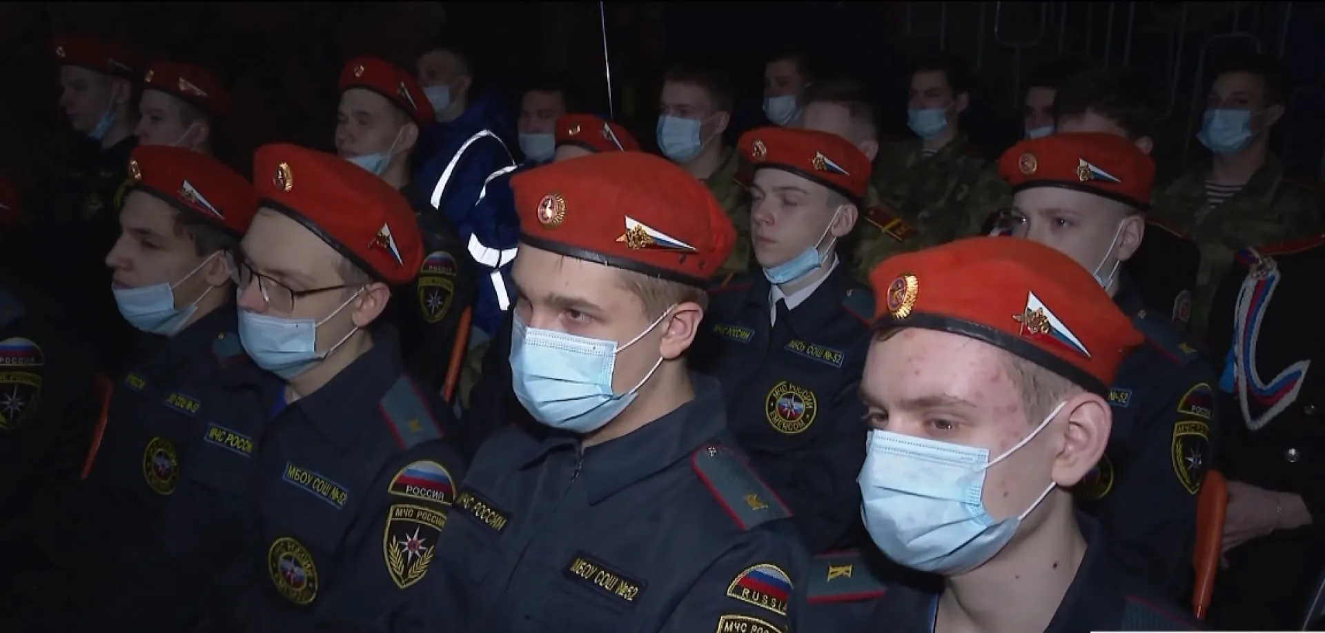 Горечь и гордость: барнаульские школьники почтили память бойцов 6-й роты 104-го гвардейского парашютно-десантного полка
