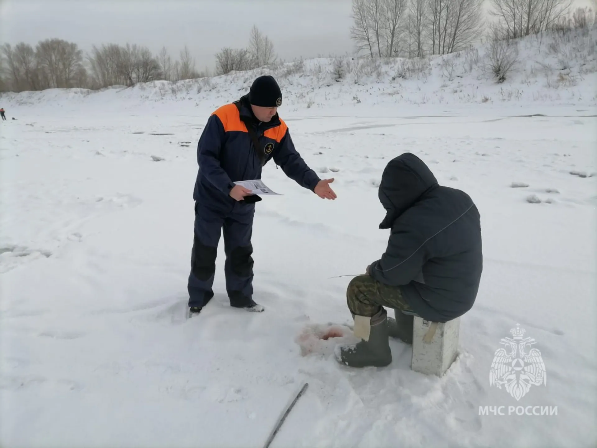 Рейды по замерзающим водоемам проходят в Алтайском крае