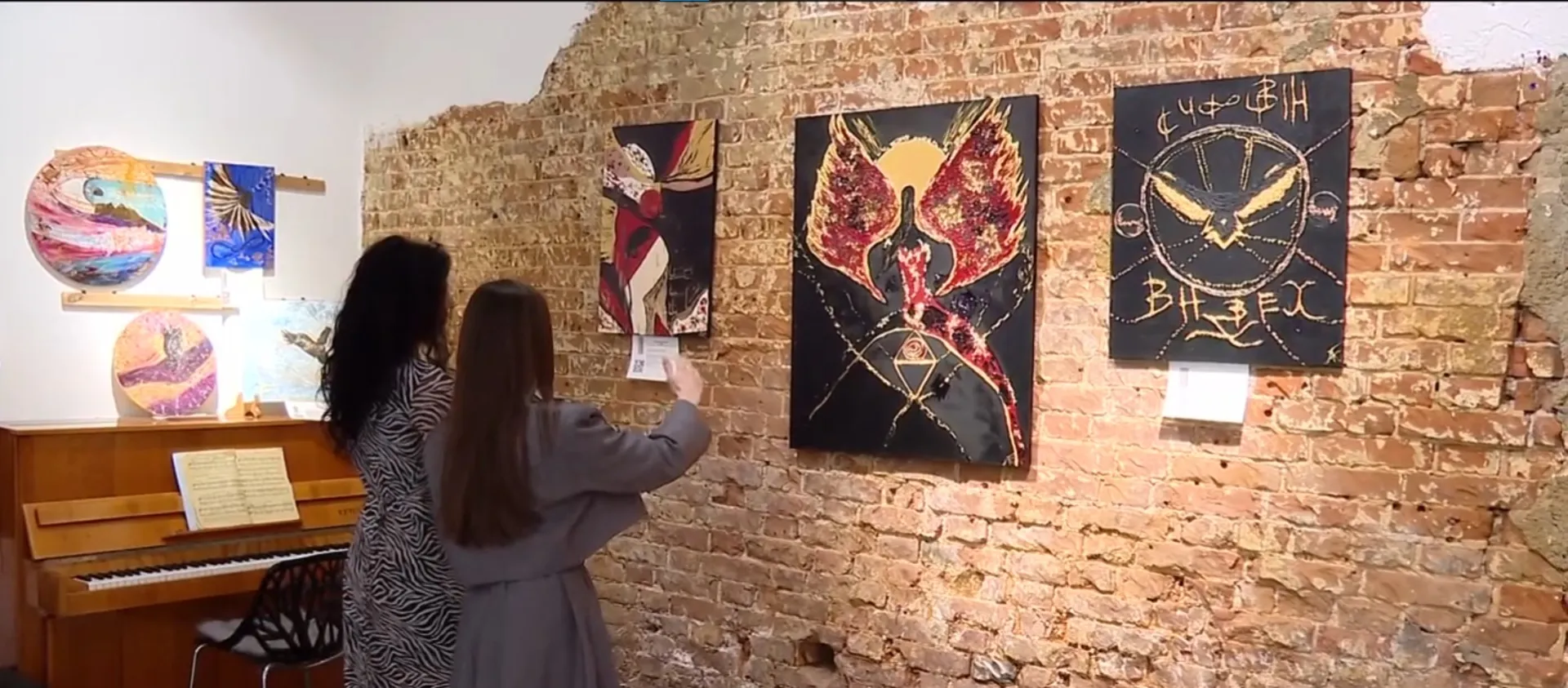 Выставка необычных работ бийской художницы Татевик Арсенян открылась в Барнауле