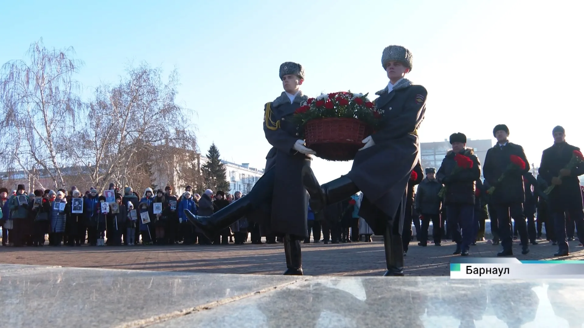 Память героев-защитников Сталинграда почтили в Барнауле 