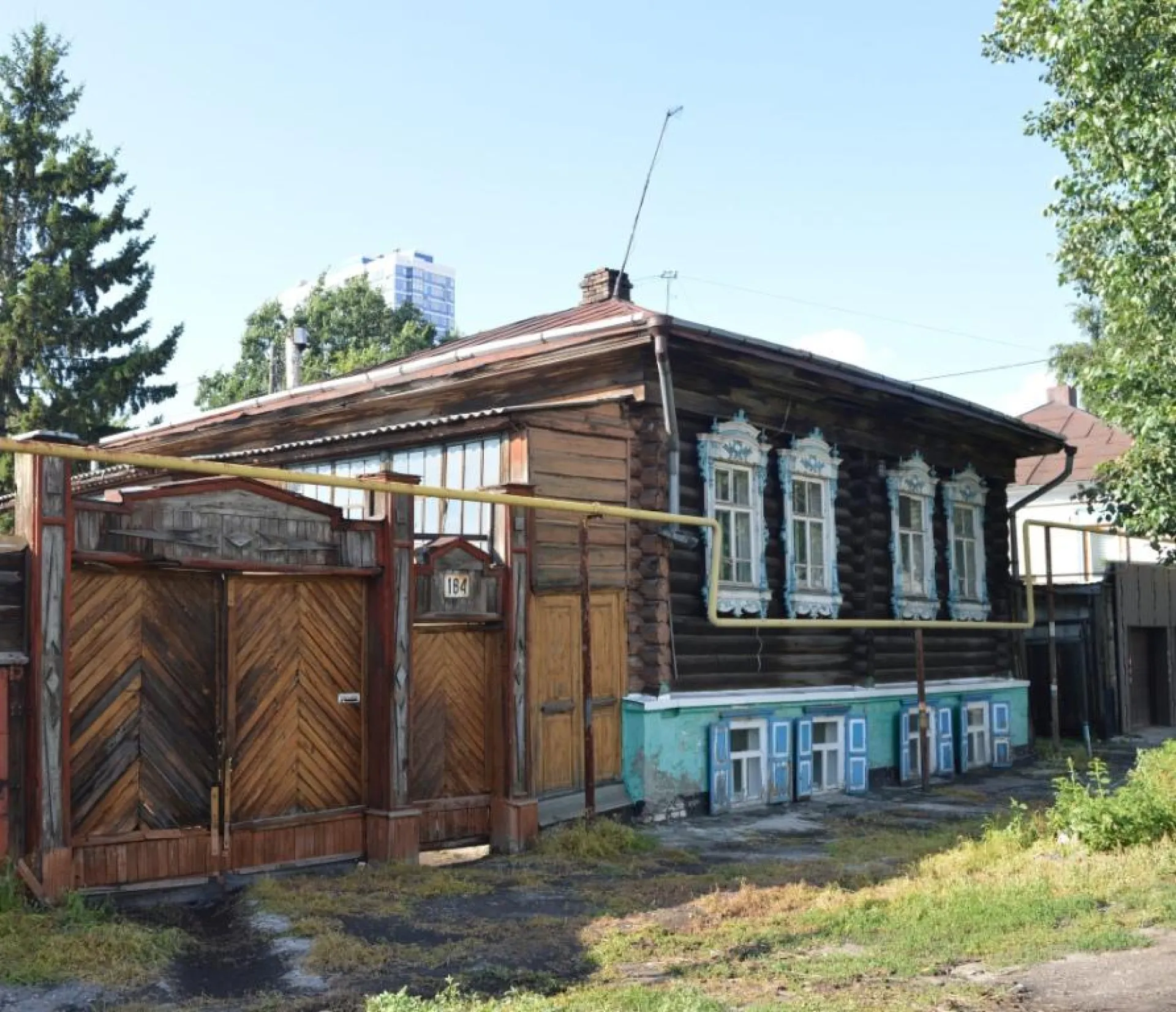 Старый дом отреставрируют волонтёры в Барнауле