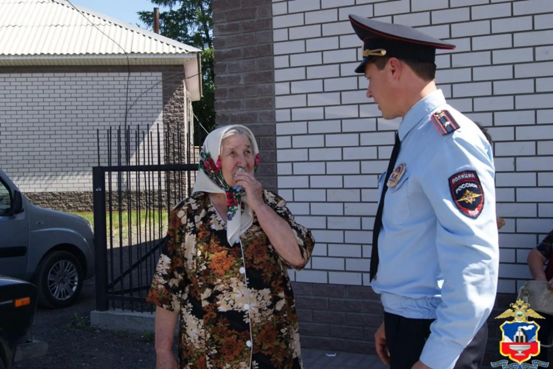 Группа аферистов в Алтайском крае обманула 82 пенсионеров под видом ремонта окон и розеток